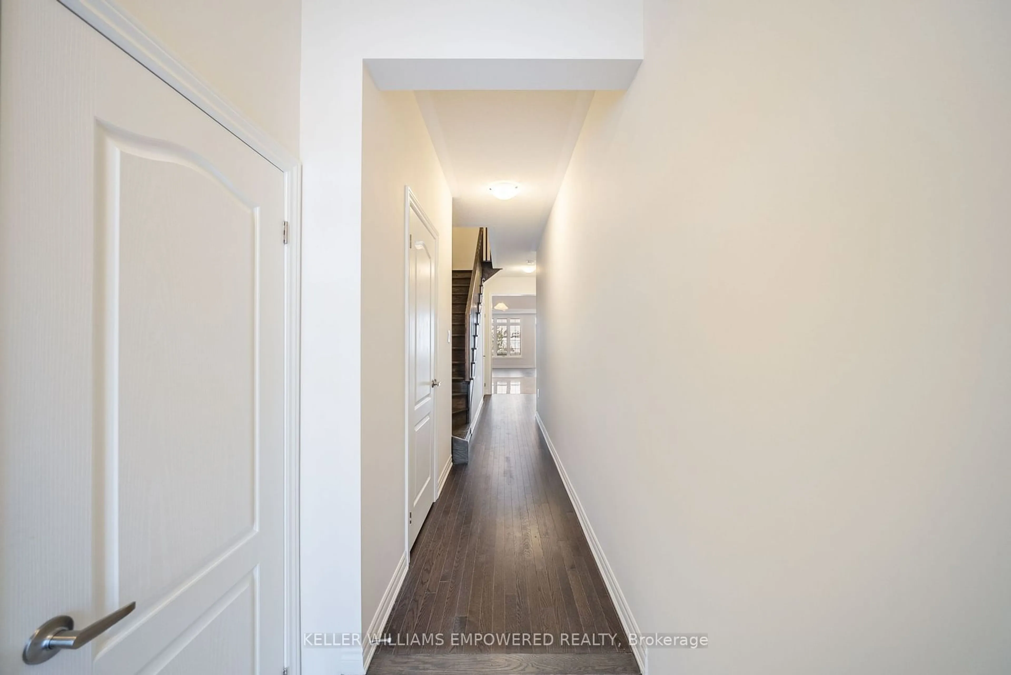 Indoor entryway for 50 Beechborough Cres, East Gwillimbury Ontario L9N 0N9