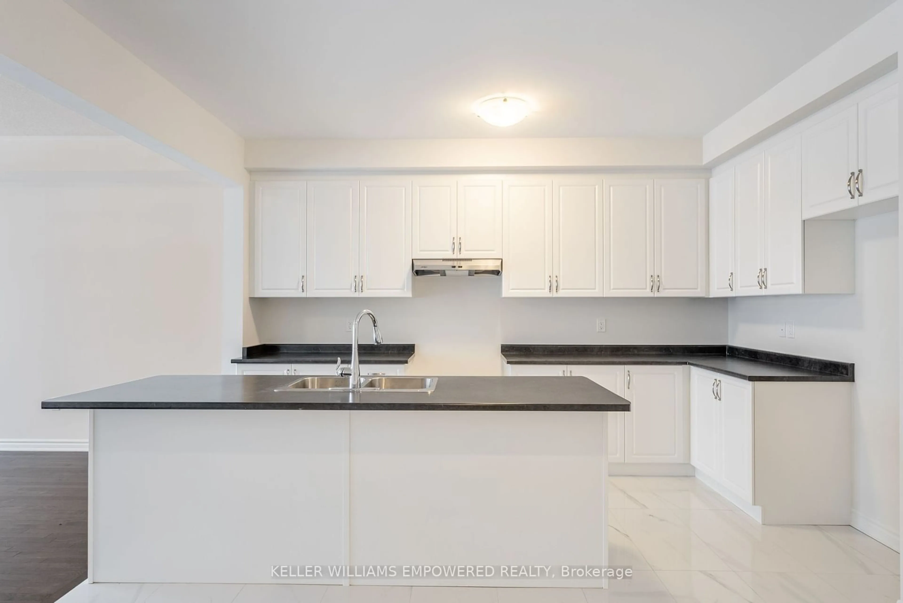 Standard kitchen, unknown for 50 Beechborough Cres, East Gwillimbury Ontario L9N 0N9