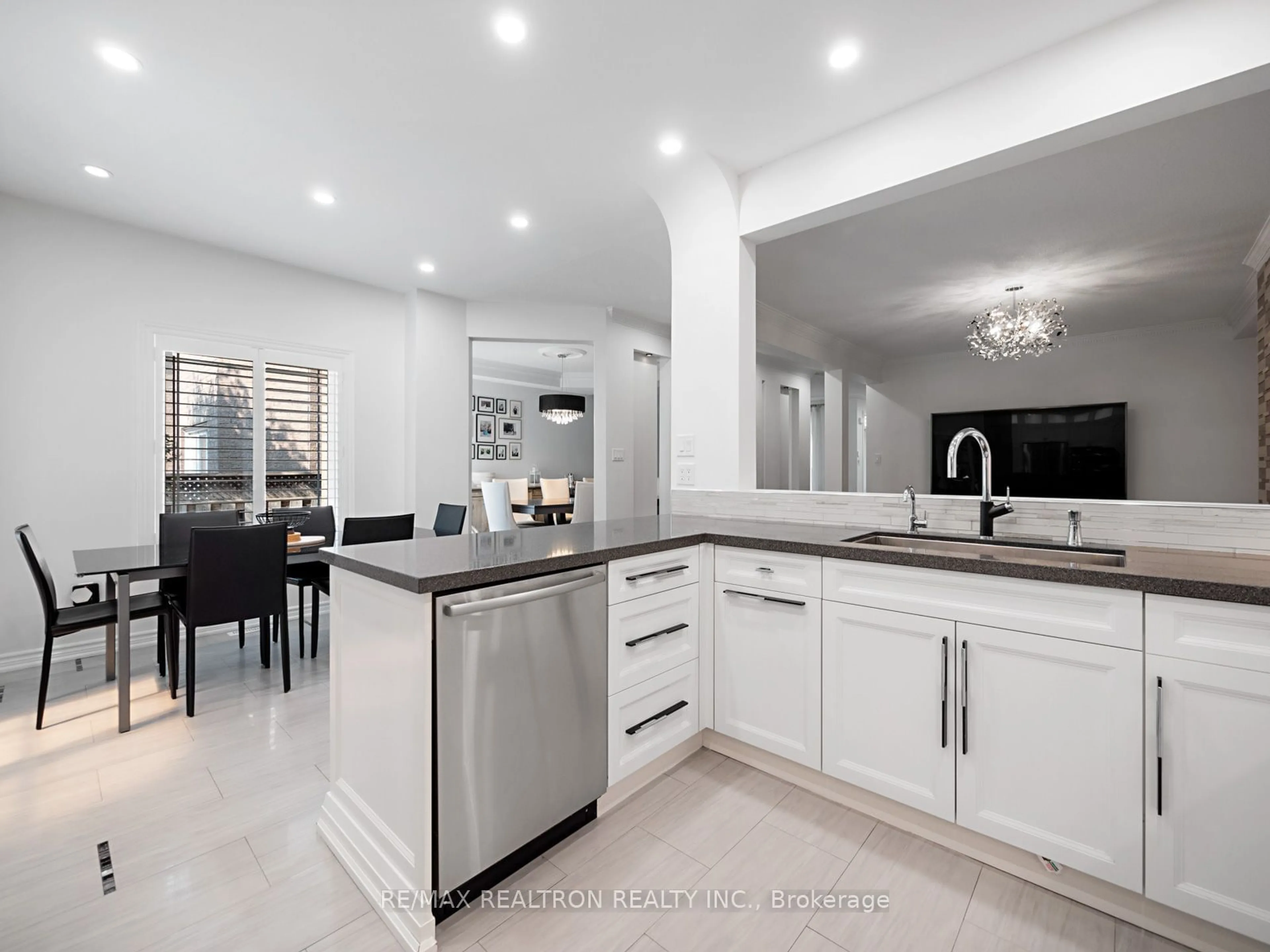 Contemporary kitchen, ceramic/tile floor for 132 Oakhurst Dr, Vaughan Ontario L4J 8H6