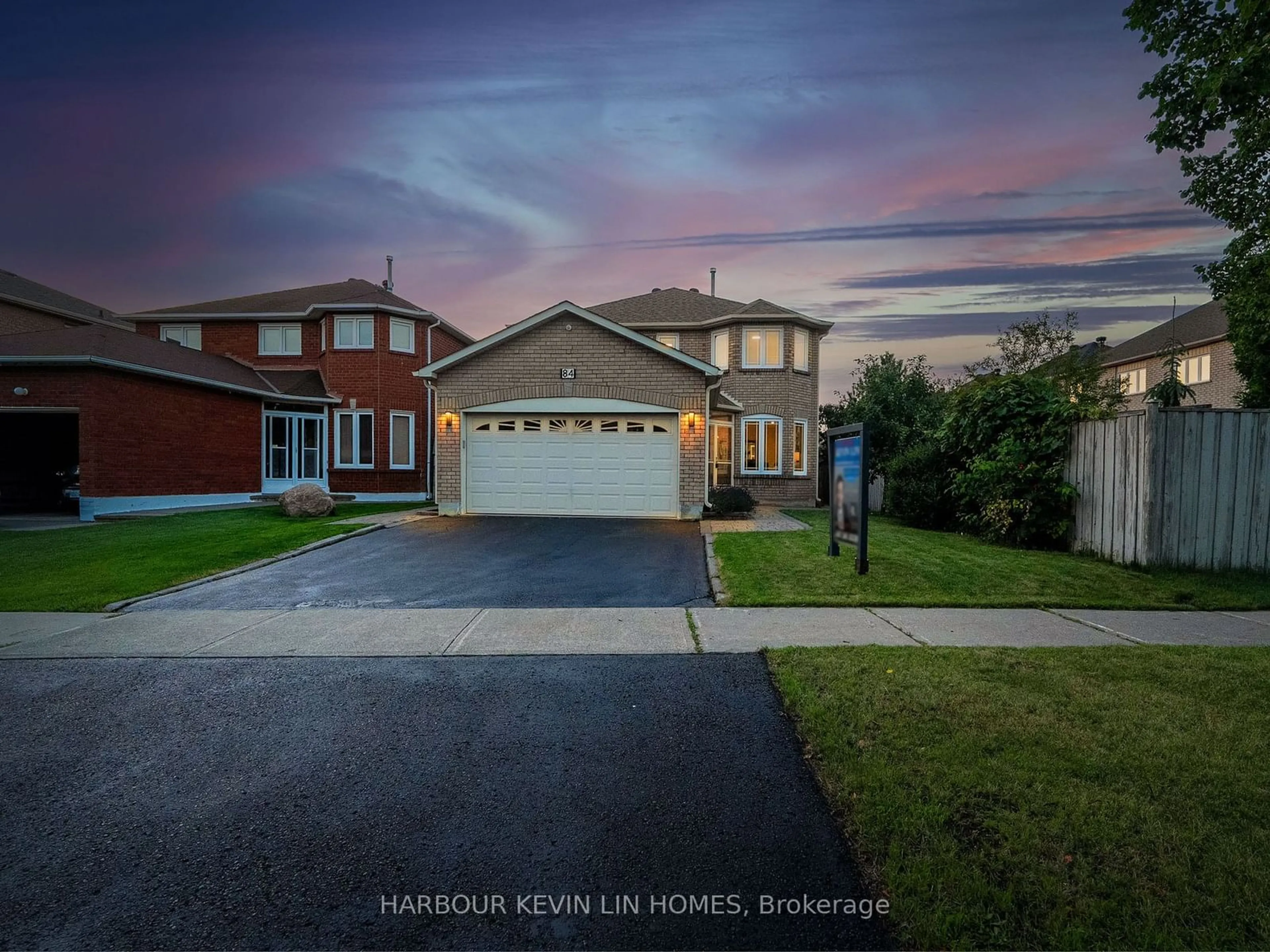 A pic from outside/outdoor area/front of a property/back of a property/a pic from drone, street for 84 Lagani Ave, Richmond Hill Ontario L4B 3C6