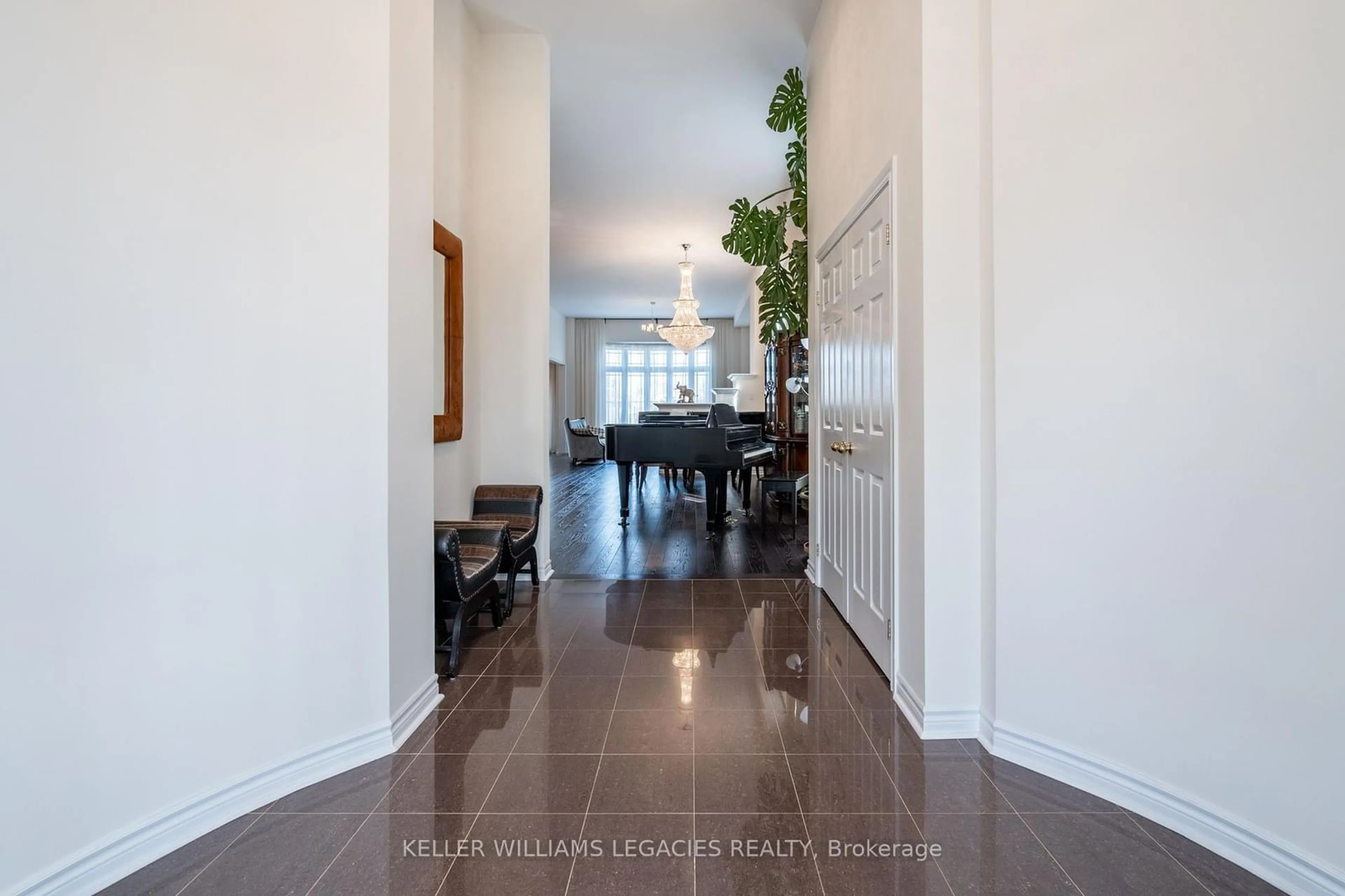 Indoor entryway for 55 Ironside Dr, Vaughan Ontario L4L 1A6