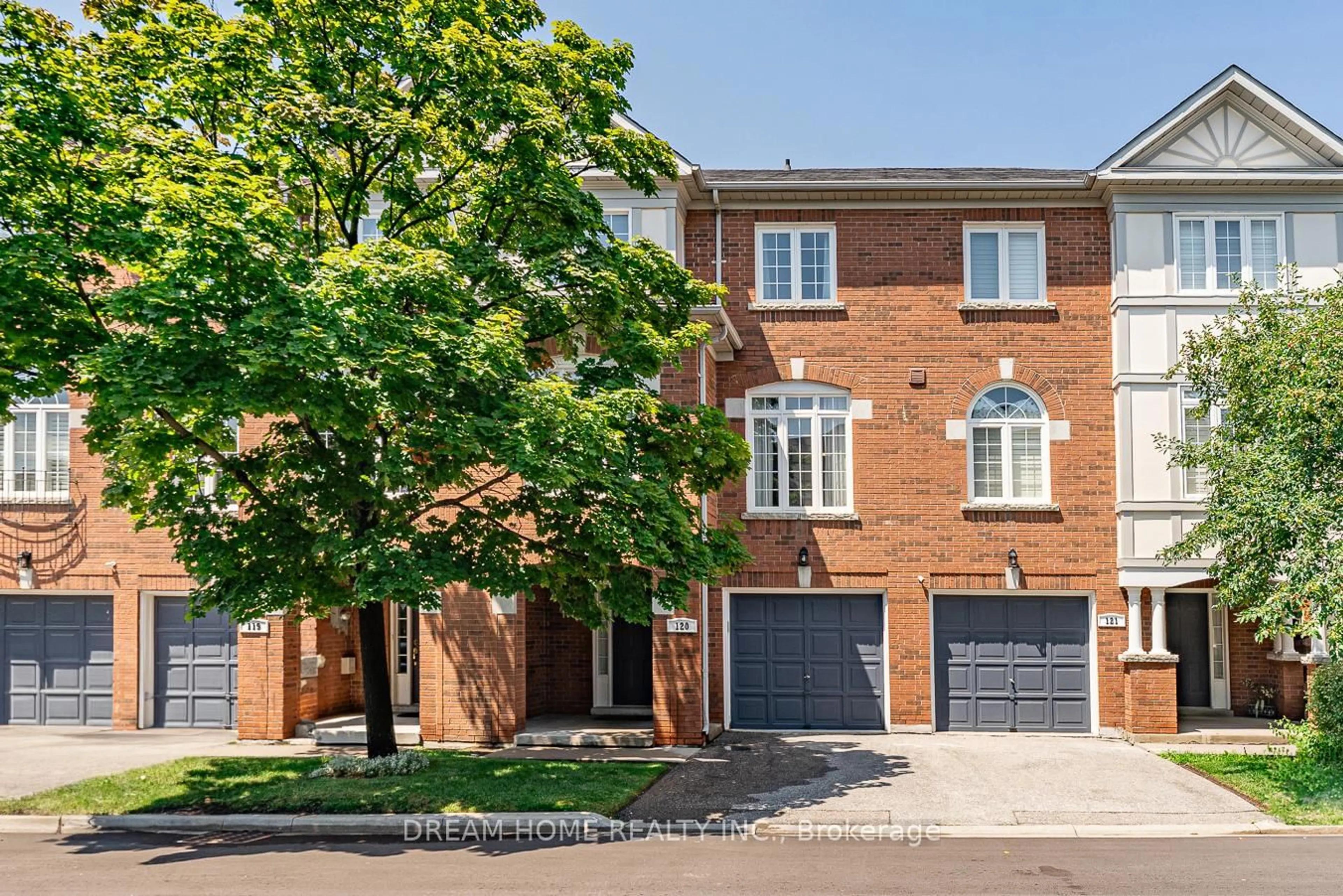 Home with brick exterior material, street for 190 Harding Blvd #120, Richmond Hill Ontario L4C 0J9