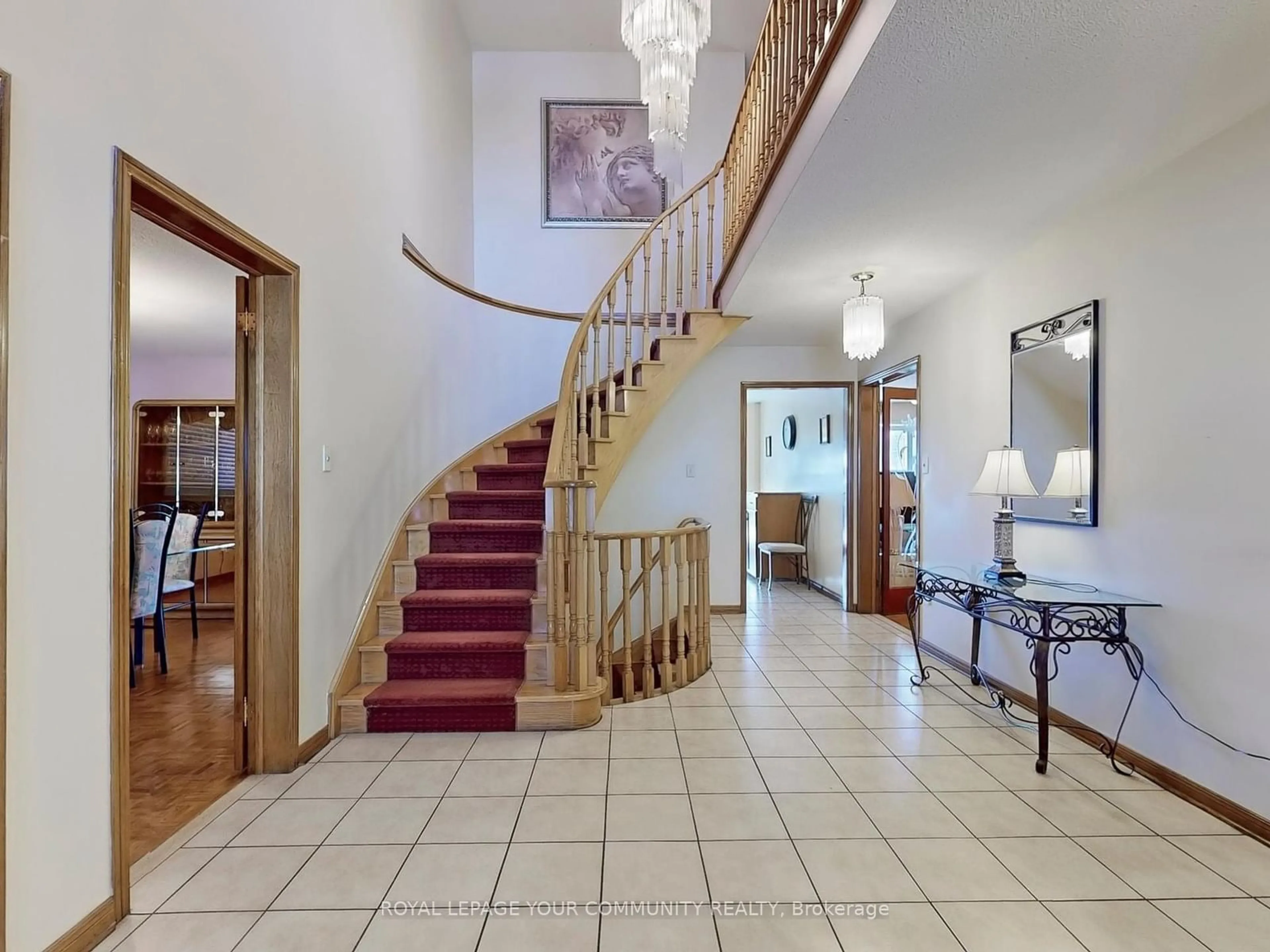 Indoor foyer for 211 Torii St, Vaughan Ontario L4L 5L2