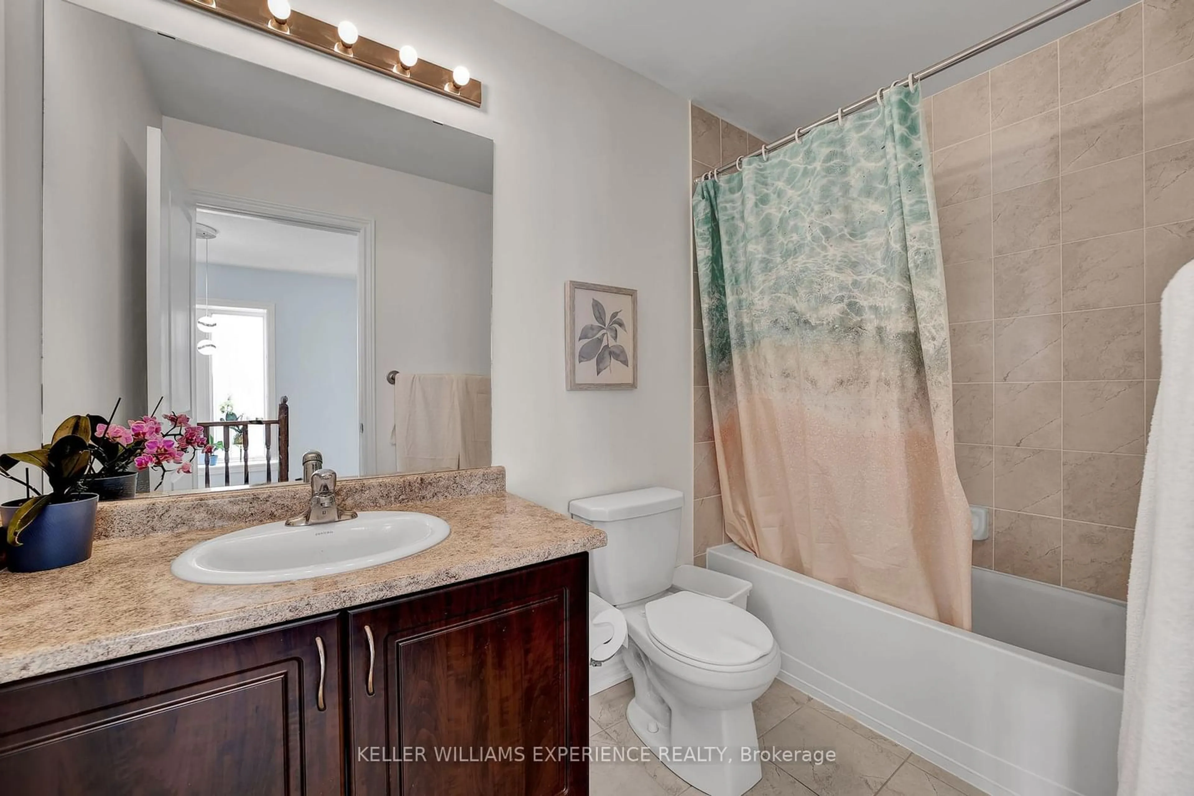 Standard bathroom, ceramic/tile floor for 78 Wagner Cres, Essa Ontario L3W 0R6