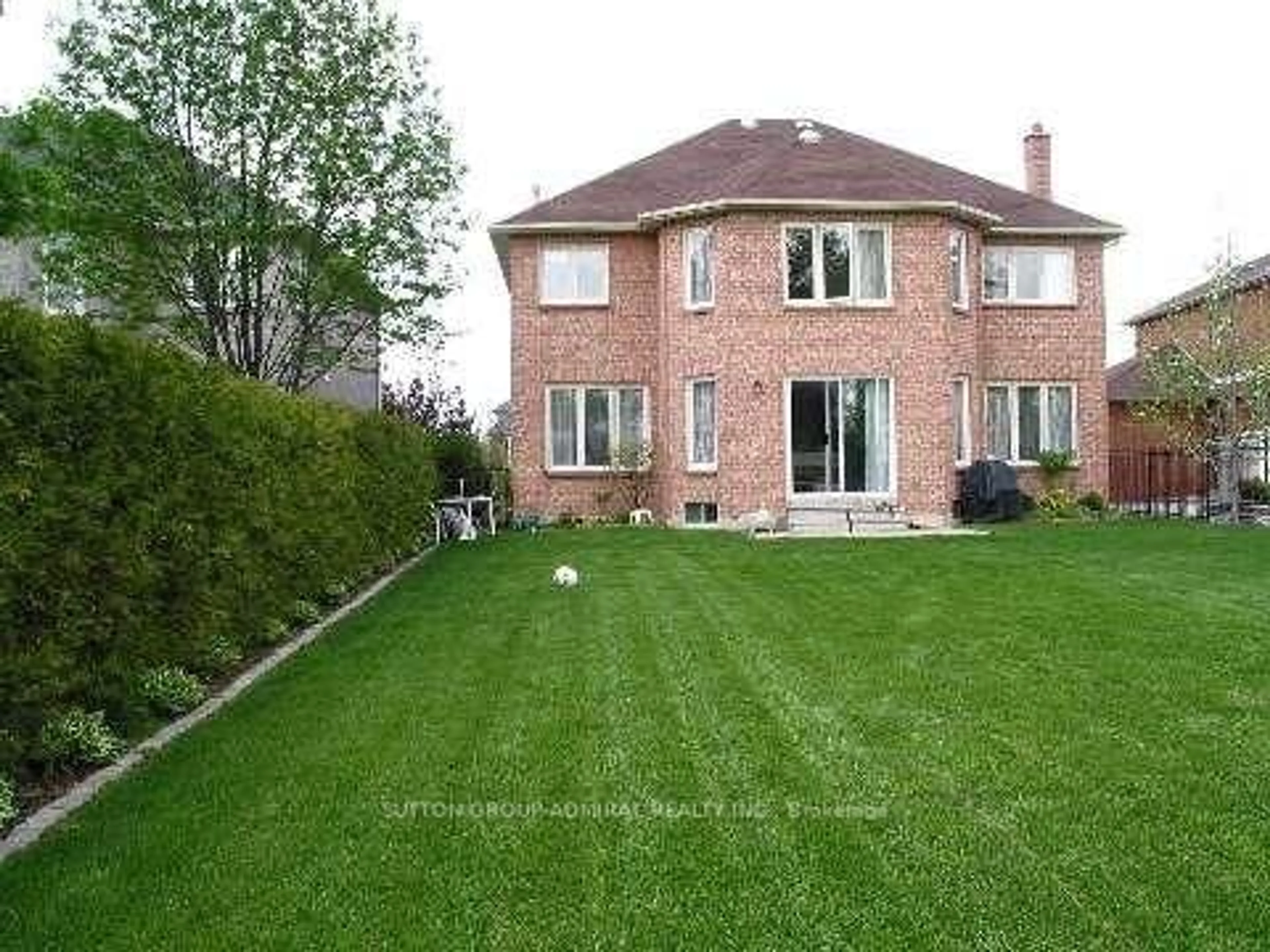 Home with brick exterior material, street for 932 Schaeffer Otlk, Newmarket Ontario L3X 1V9