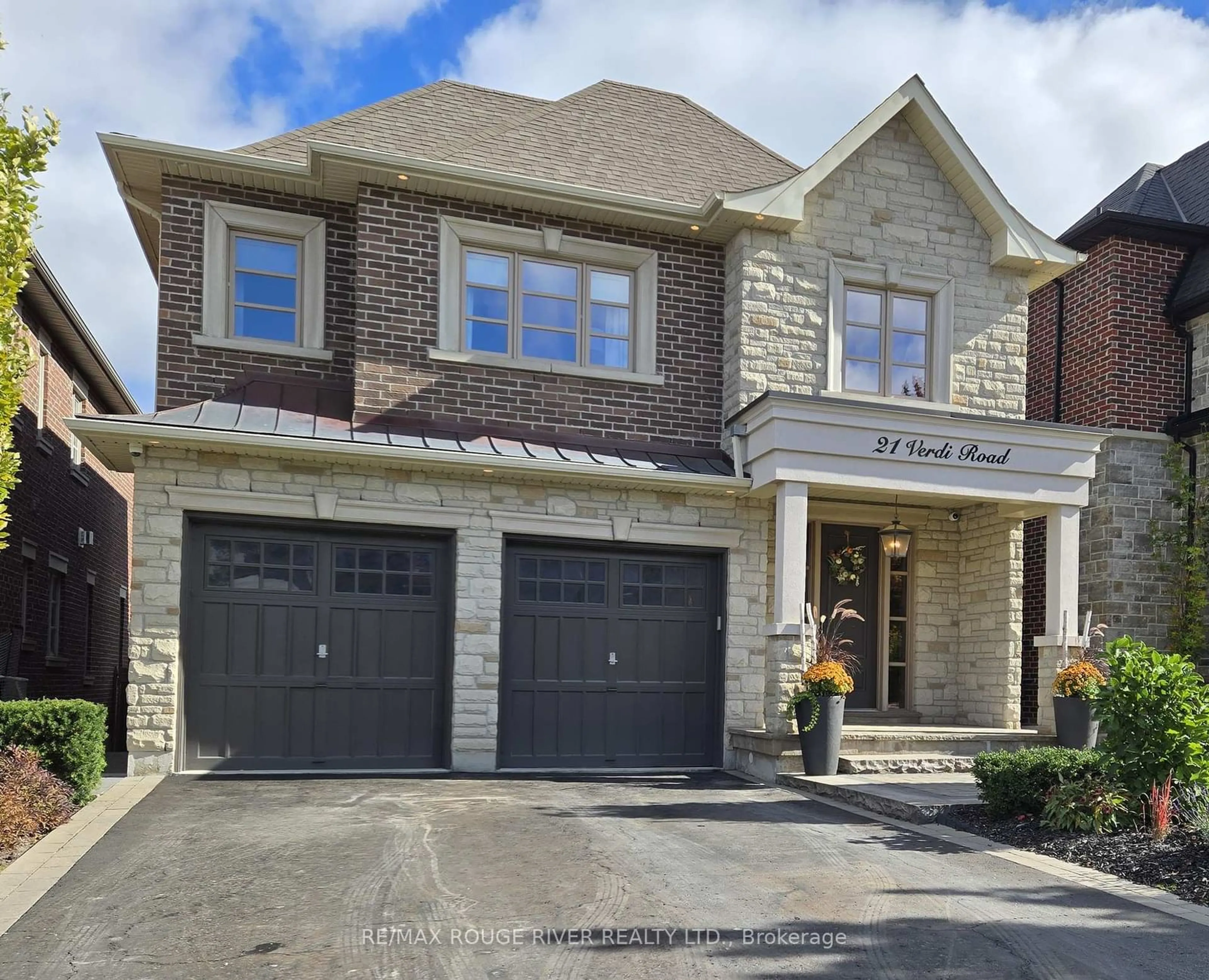 Home with brick exterior material, street for 21 Verdi Rd, Richmond Hill Ontario L4E 4P9