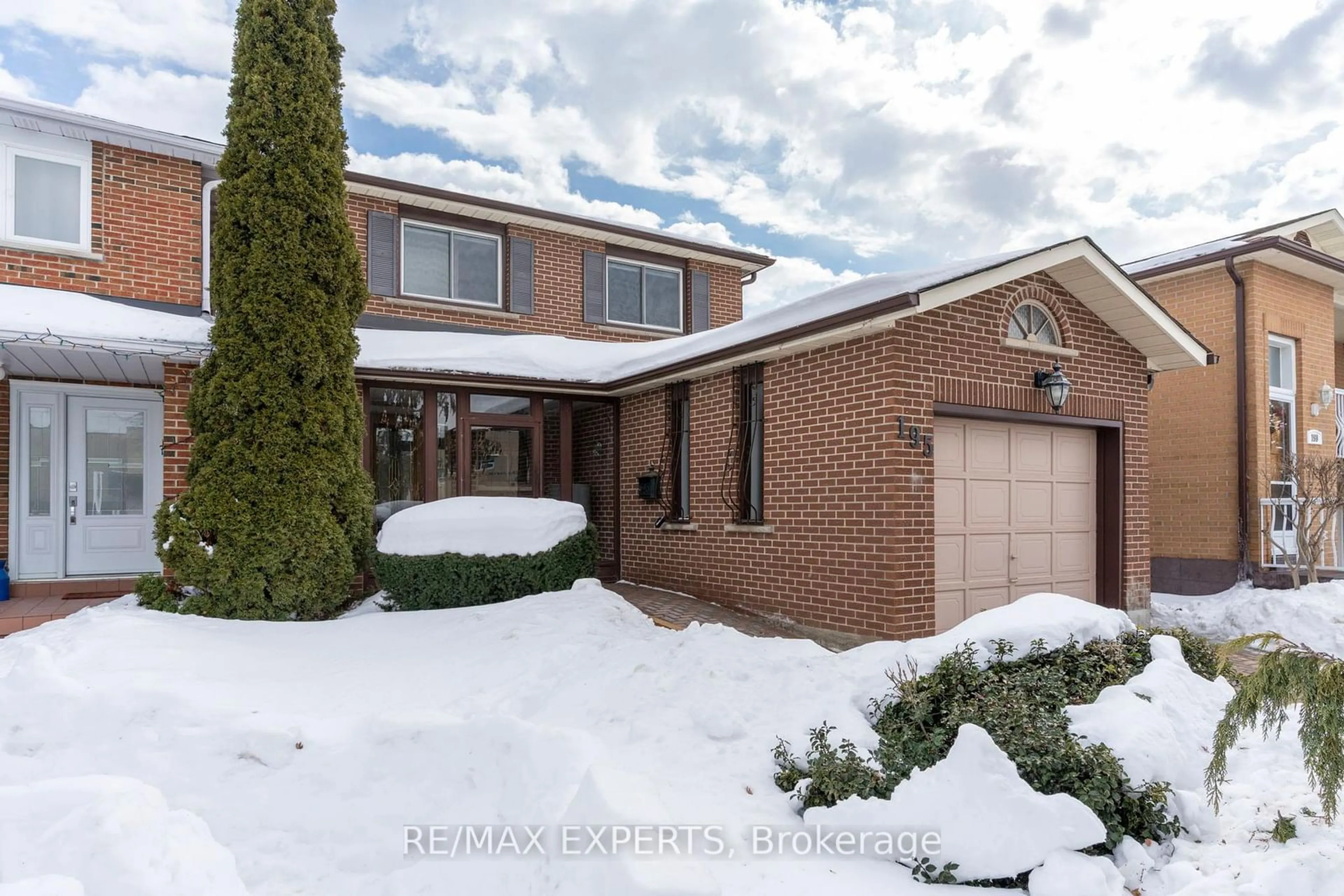 Home with brick exterior material, street for 195 Aberdeen Ave, Vaughan Ontario L4L 1C3