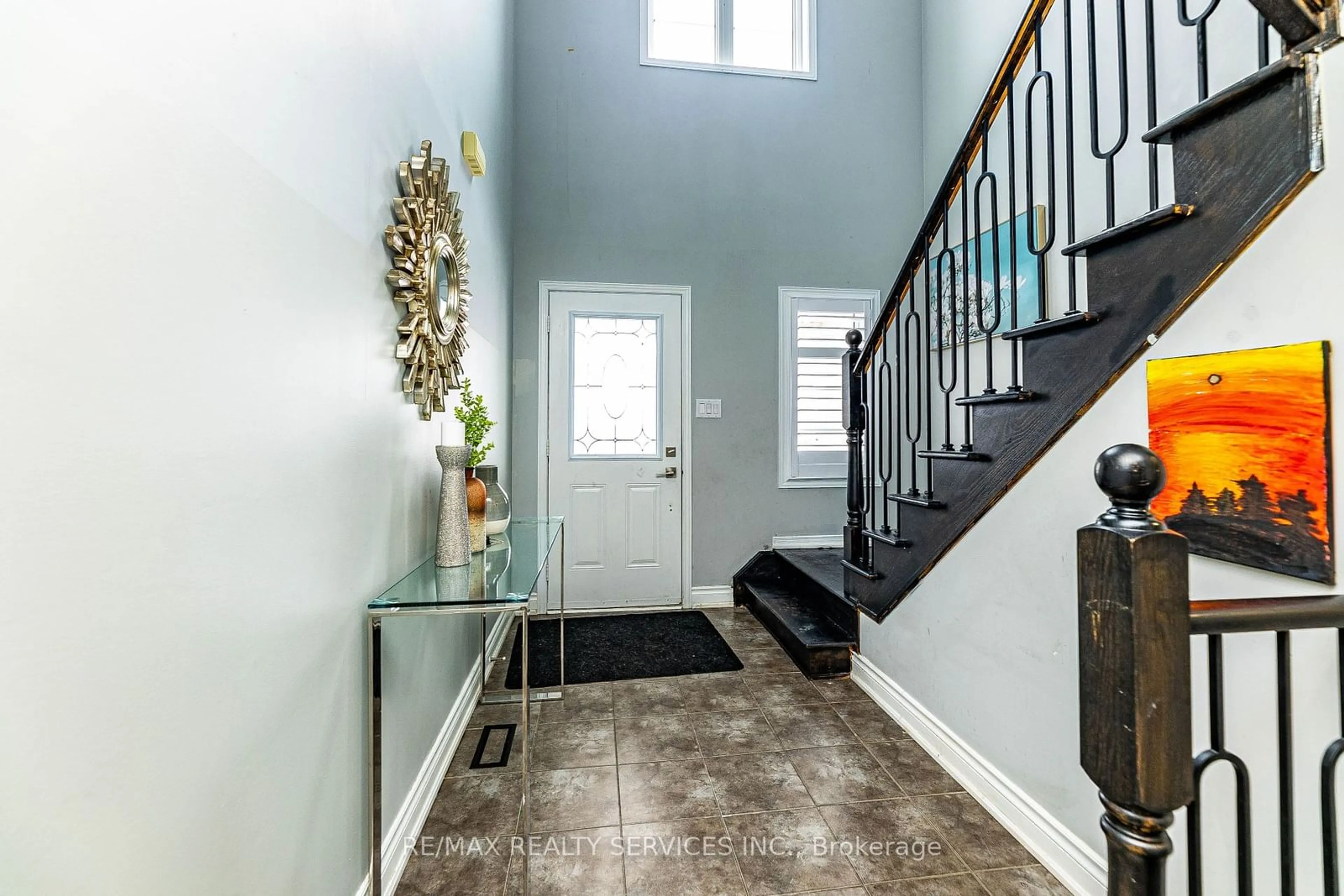 Indoor entryway for 153 Jonas Millway, Whitchurch-Stouffville Ontario L4A 0M9