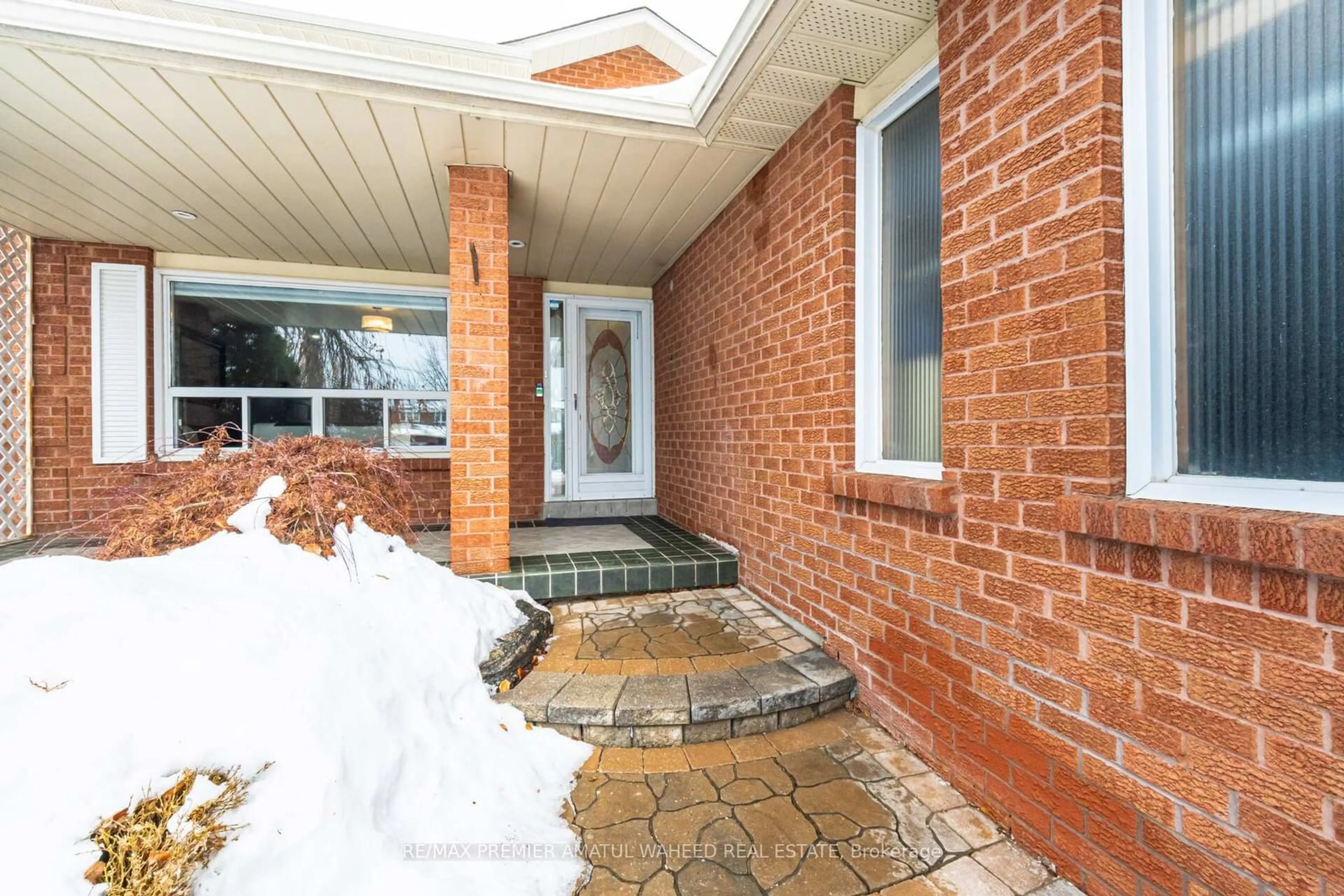 Unknown for 166 Killian Rd, Vaughan Ontario L6A 1A8