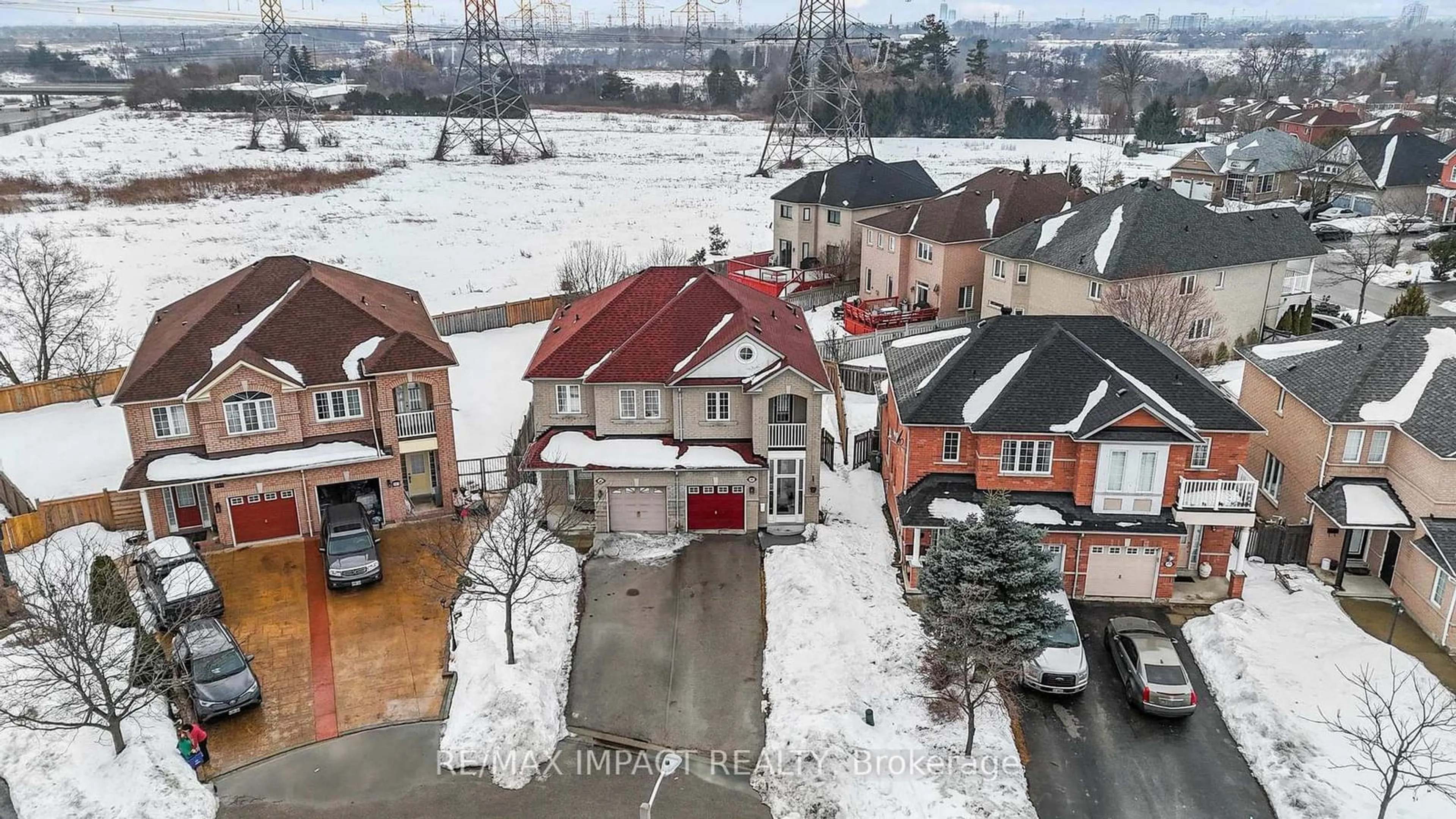 A pic from outside/outdoor area/front of a property/back of a property/a pic from drone, street for 305 Terra Rd, Vaughan Ontario L4L 3J4