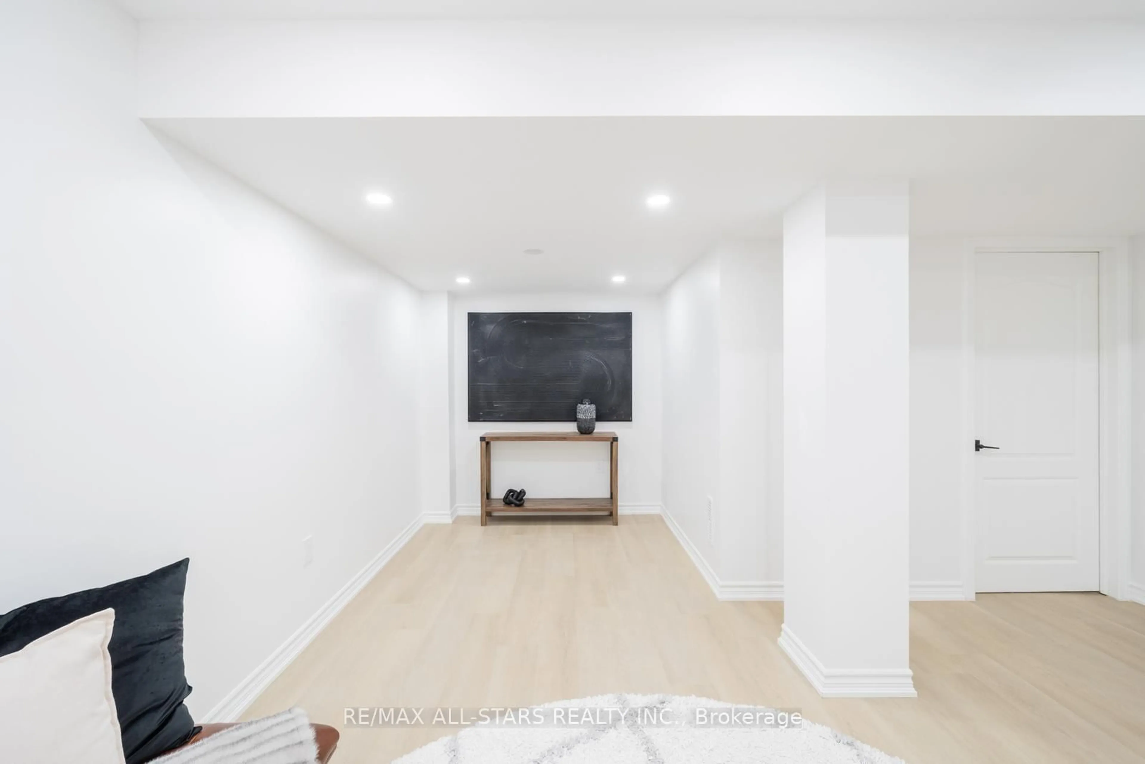Unknown for 234 Sandale Rd, Whitchurch-Stouffville Ontario L4A 0Y4