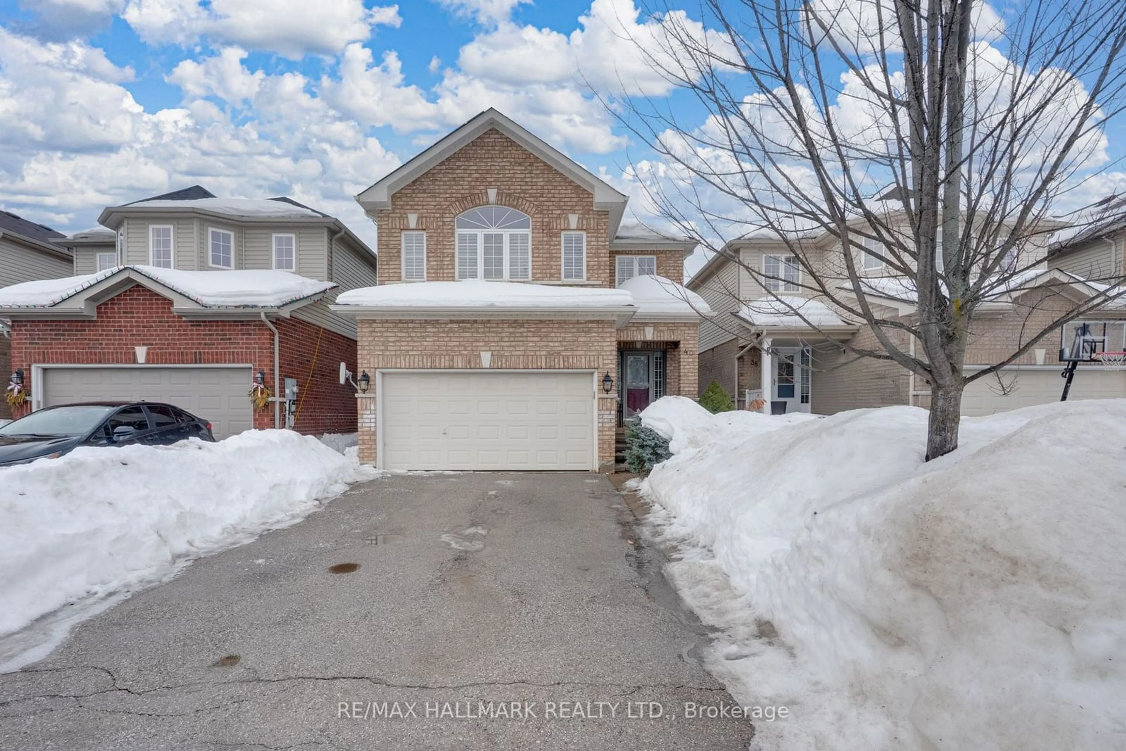 A pic from outside/outdoor area/front of a property/back of a property/a pic from drone, street for 40 Knight St, New Tecumseth Ontario L0M 1A0