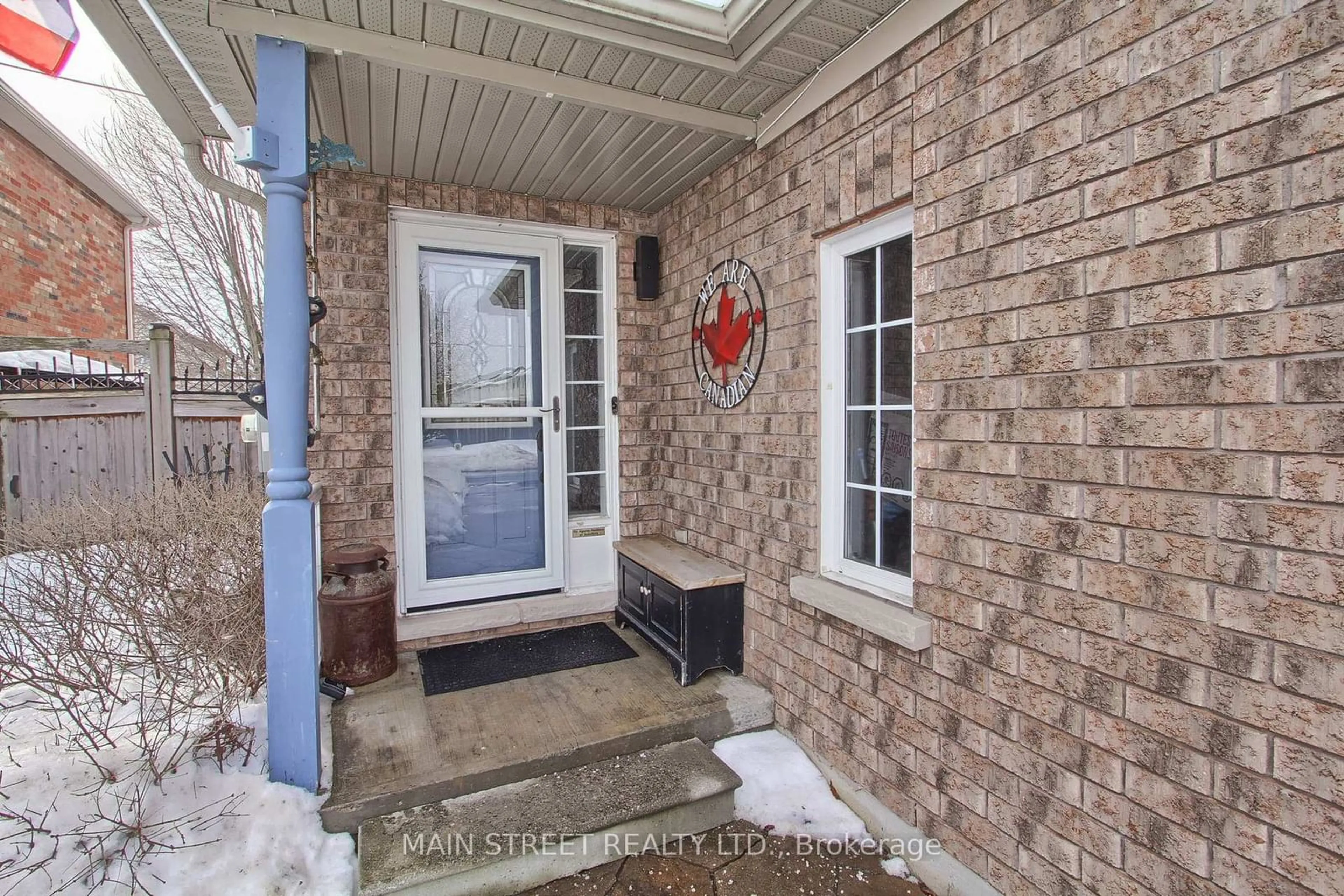 Indoor entryway for 97 Crittenden Dr, Georgina Ontario L4P 4E3