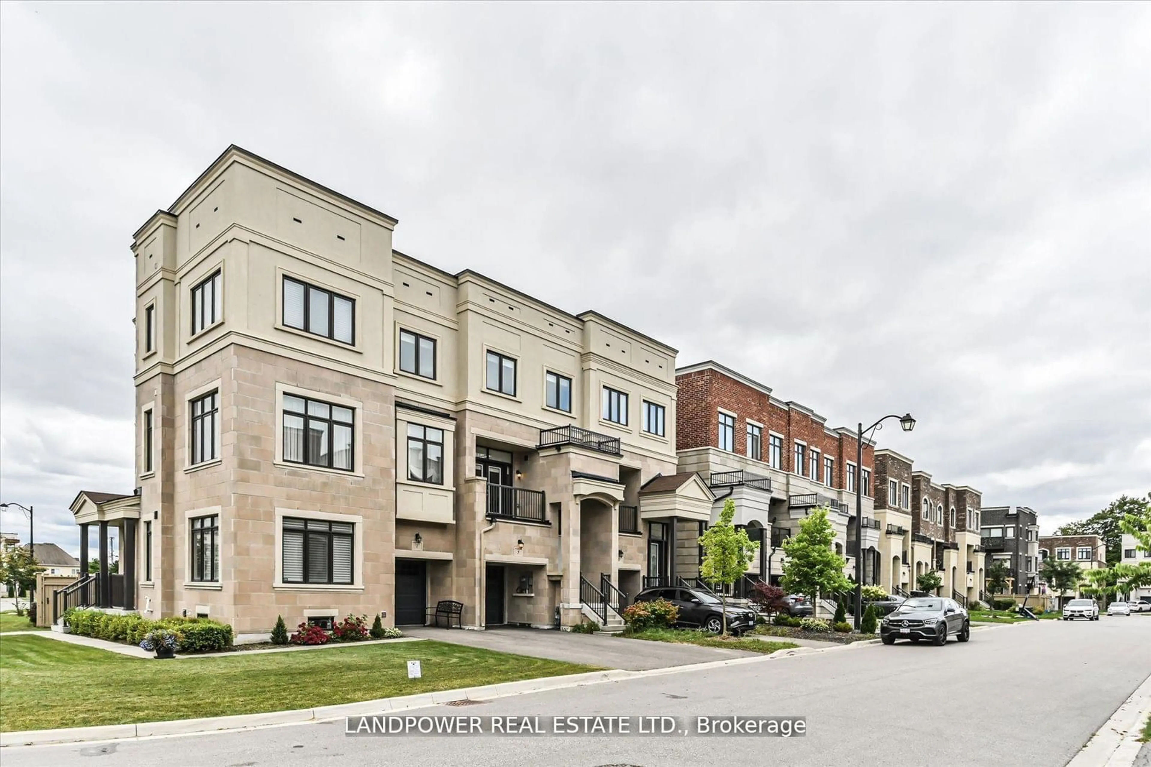 Unknown for 5 Arianna Cres, Vaughan Ontario L6A 4M1