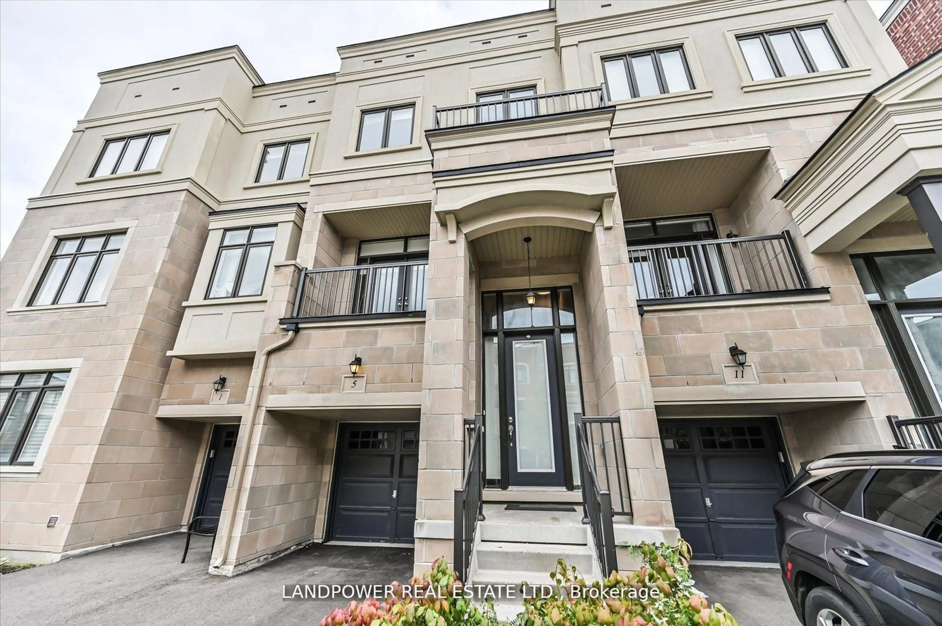 Unknown for 5 Arianna Cres, Vaughan Ontario L6A 4M1