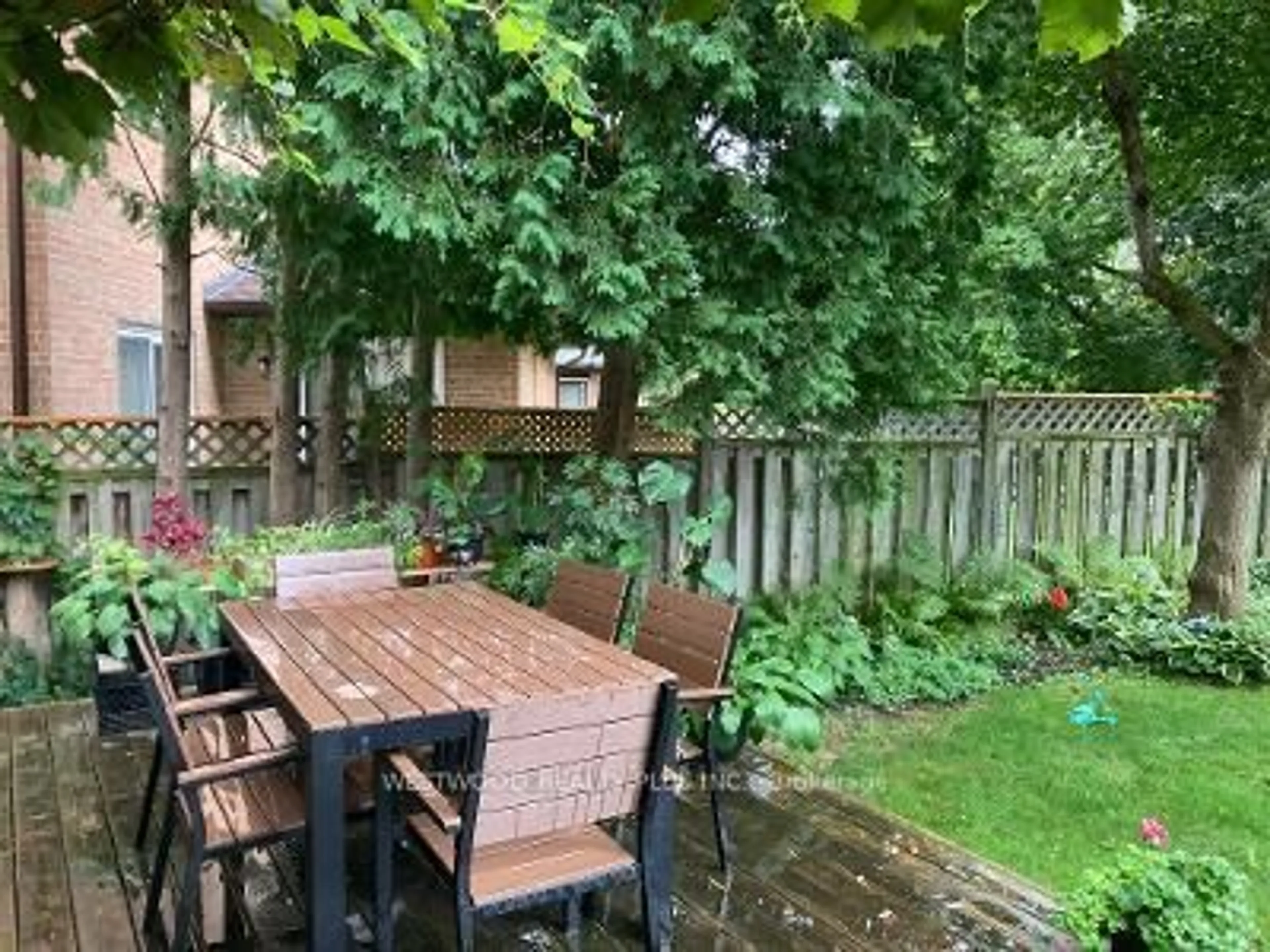 Patio, street for 16 Mccallum Dr, Richmond Hill Ontario L4C 7T3