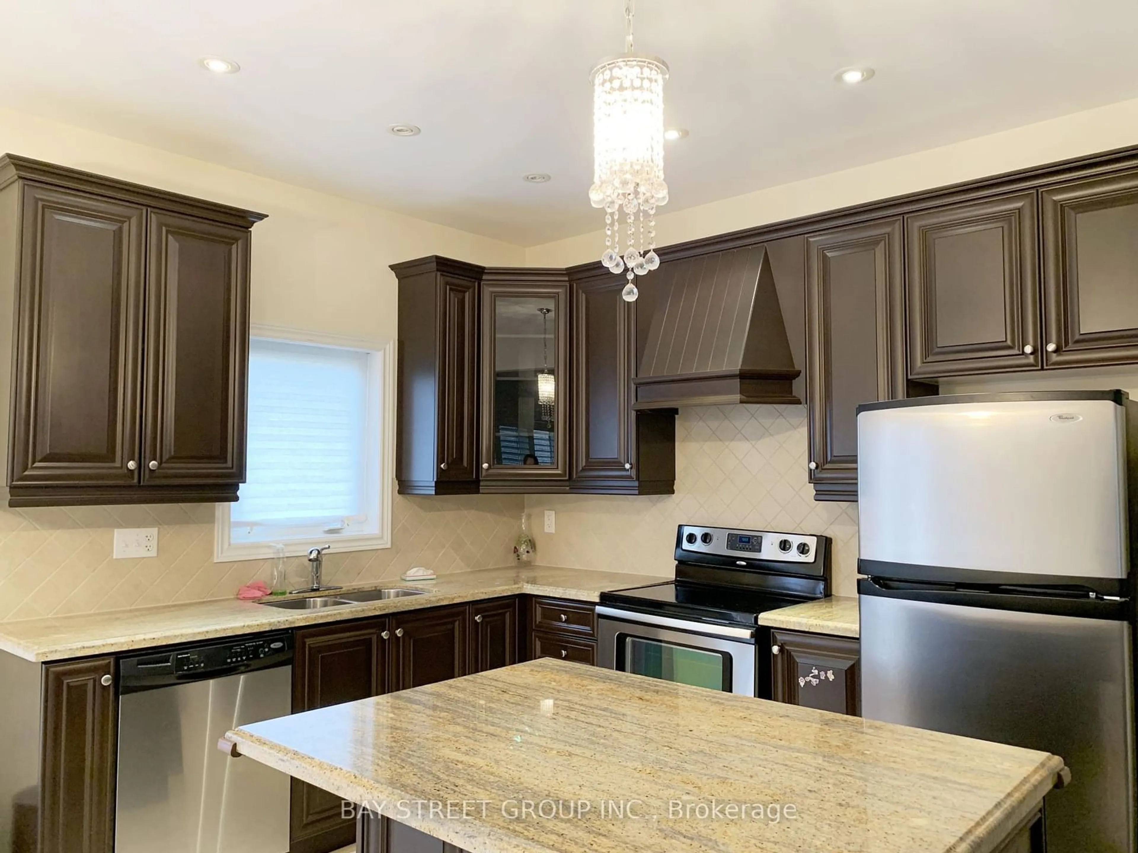 Open concept kitchen, ceramic/tile floor for 107 Boticelli Way, Vaughan Ontario L4H 0E5