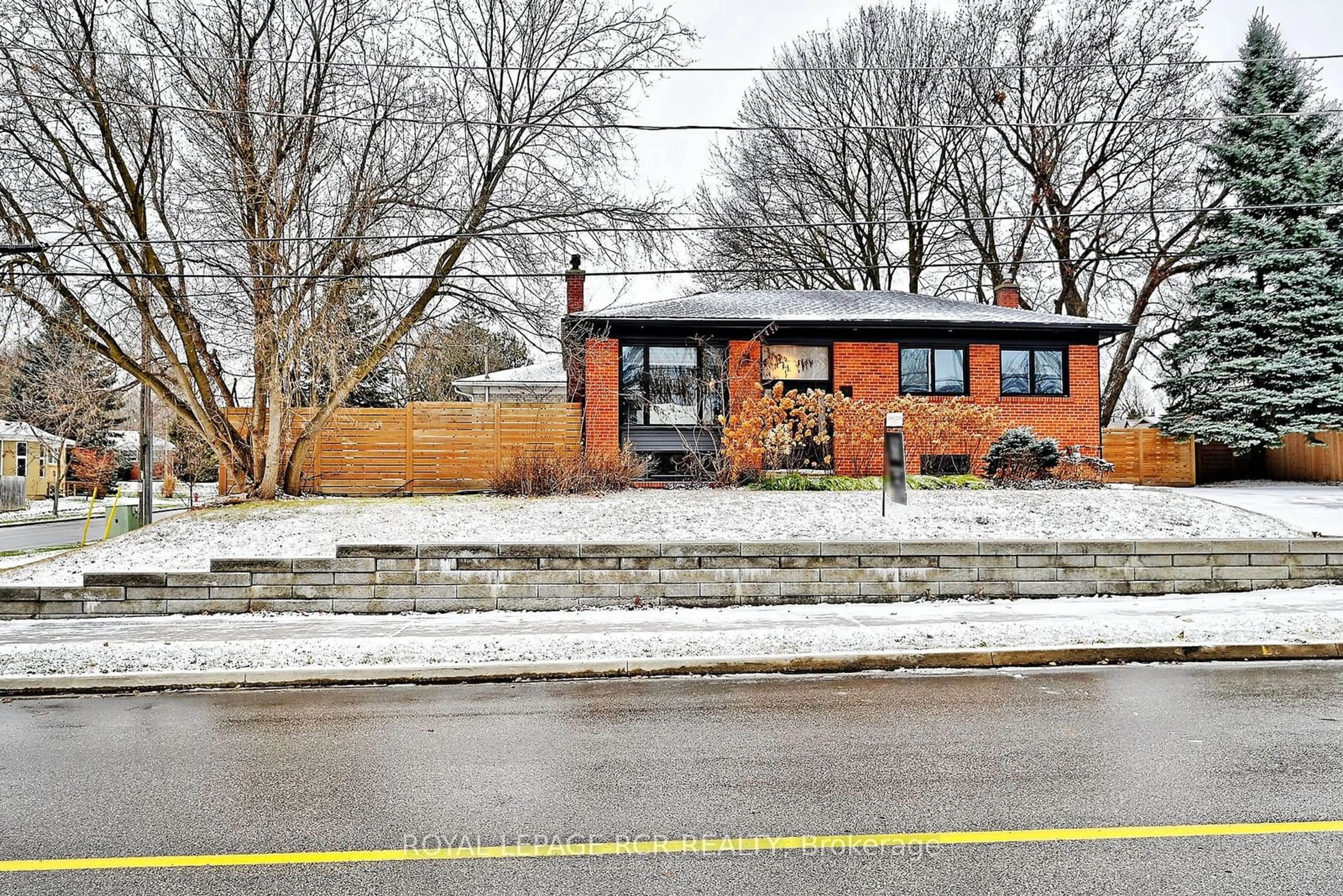 Home with brick exterior material, street for 93 Queen St, Newmarket Ontario L3Y 2E7