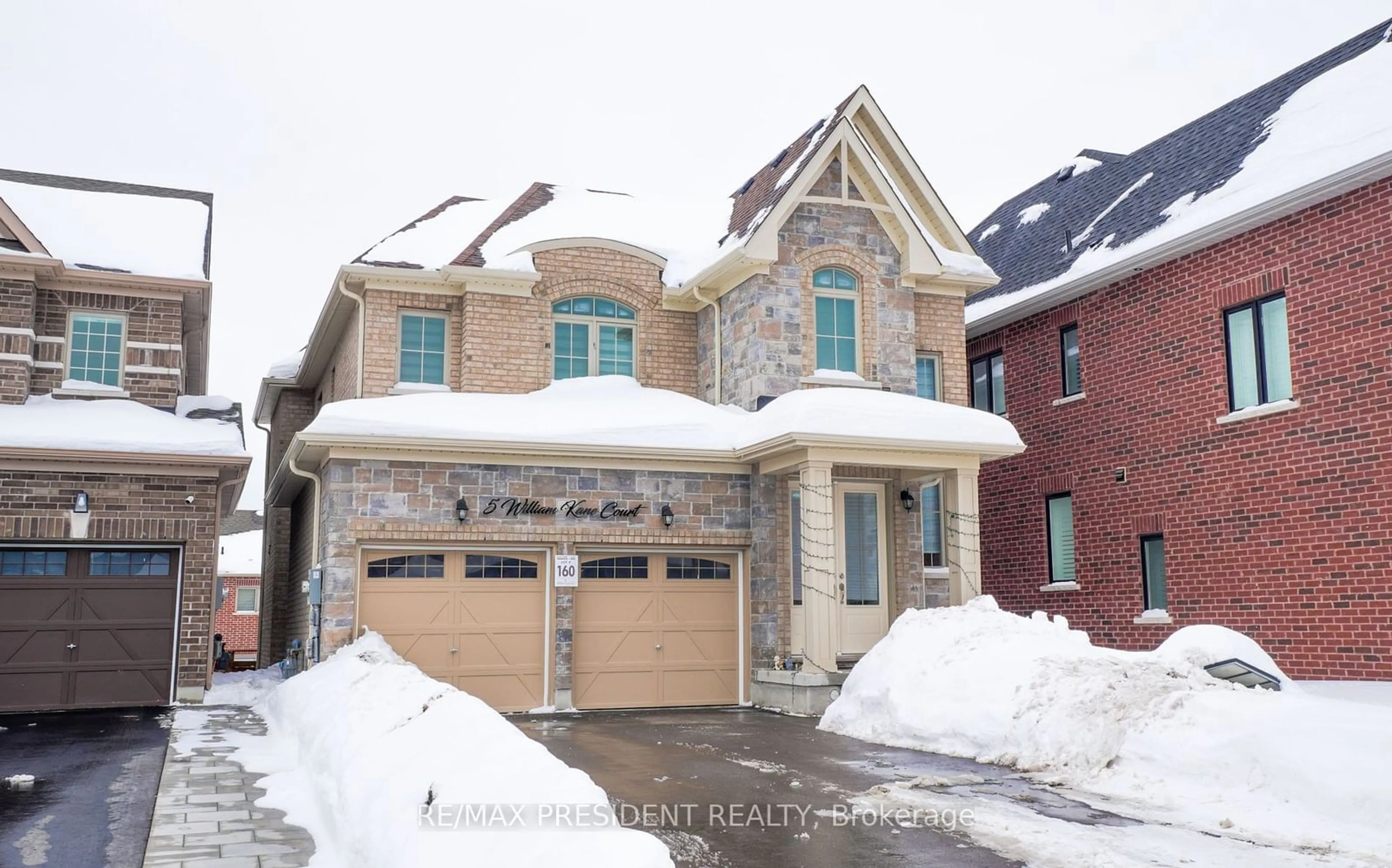 Home with brick exterior material, street for 5 William Kane Crt, East Gwillimbury Ontario L9N 0R1