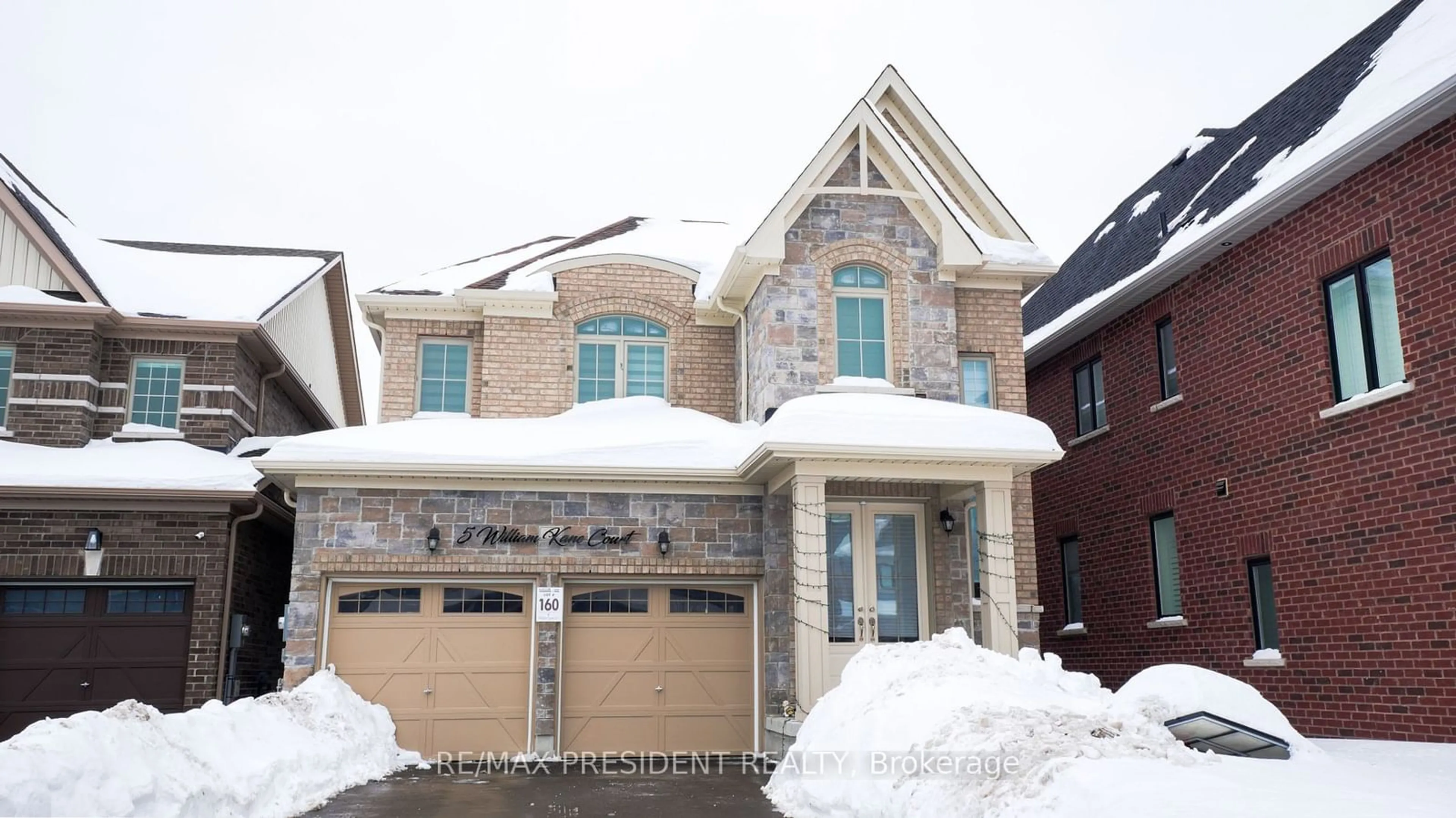 Home with brick exterior material, street for 5 William Kane Crt, East Gwillimbury Ontario L9N 0R1