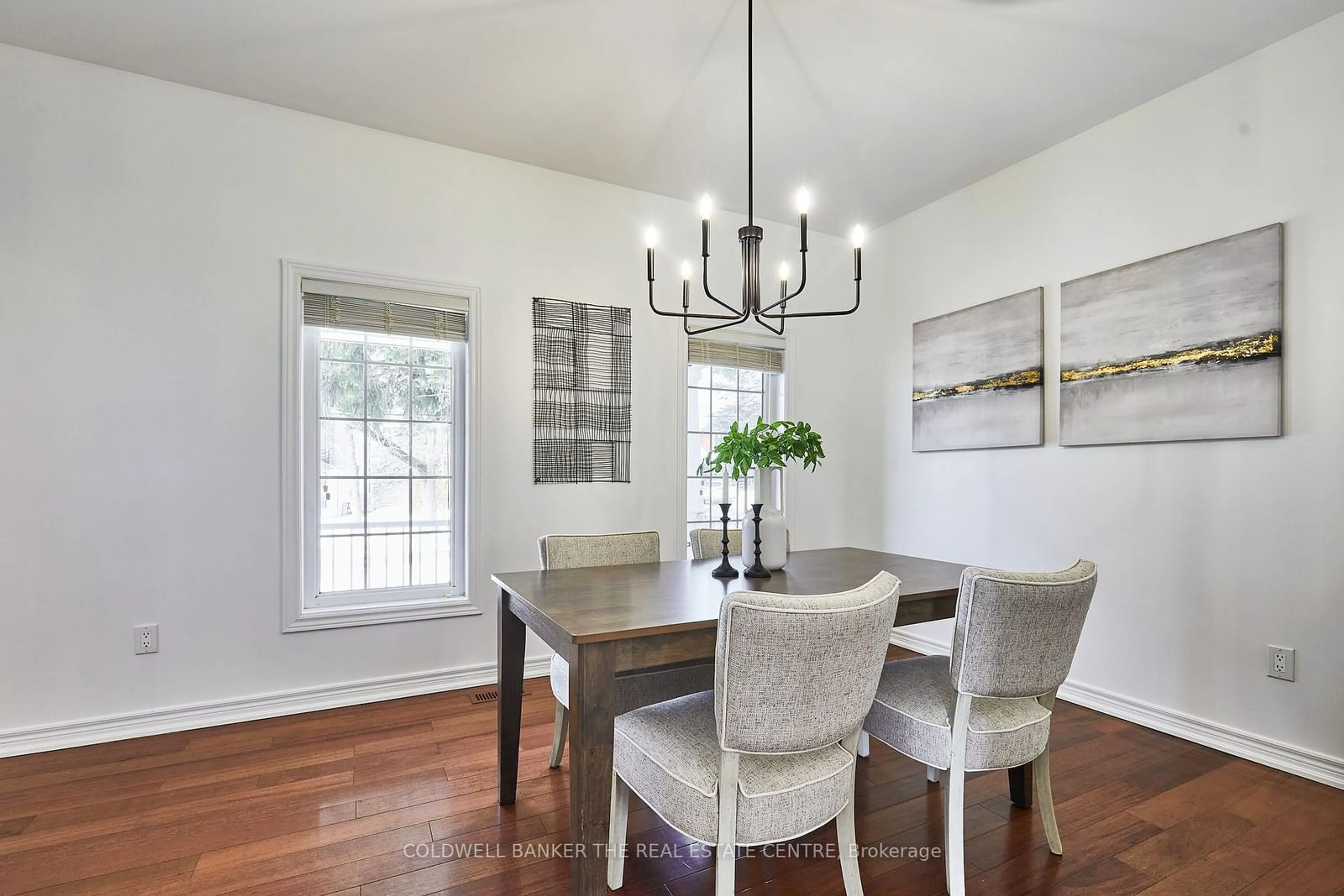 Dining room, wood/laminate floor for 15 Windsor Dr, Whitchurch-Stouffville Ontario L4A 7X3