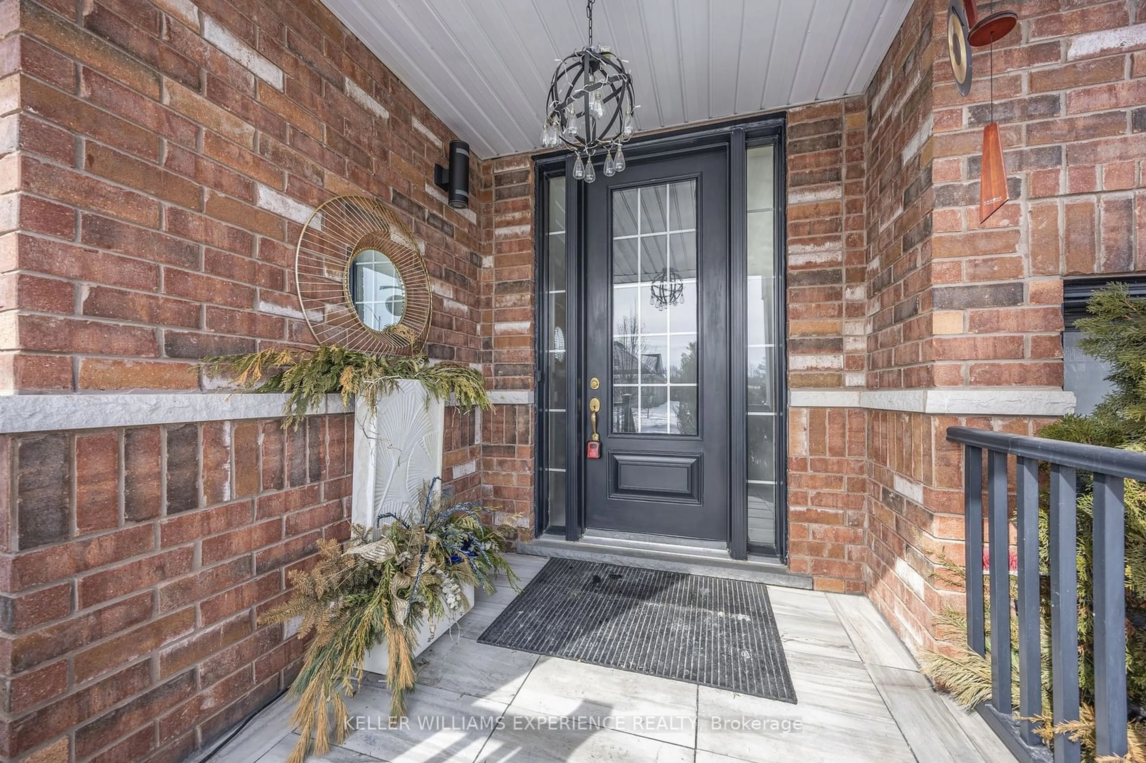 Indoor entryway for 48 COLLIER Cres, Essa Ontario L3W 0M6