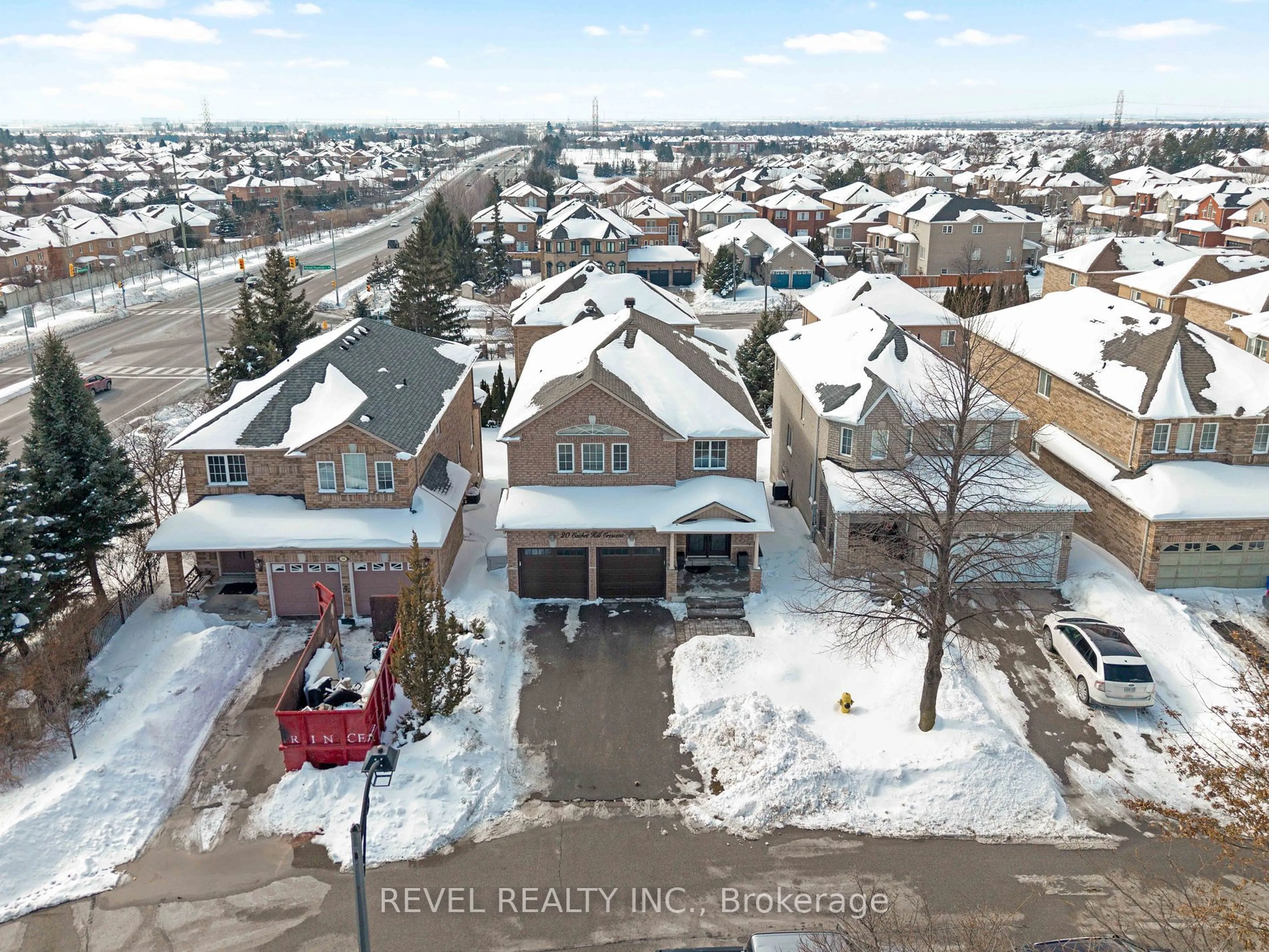 A pic from outside/outdoor area/front of a property/back of a property/a pic from drone, street for 20 Cachet Hill Cres, Vaughan Ontario L4H 1S6