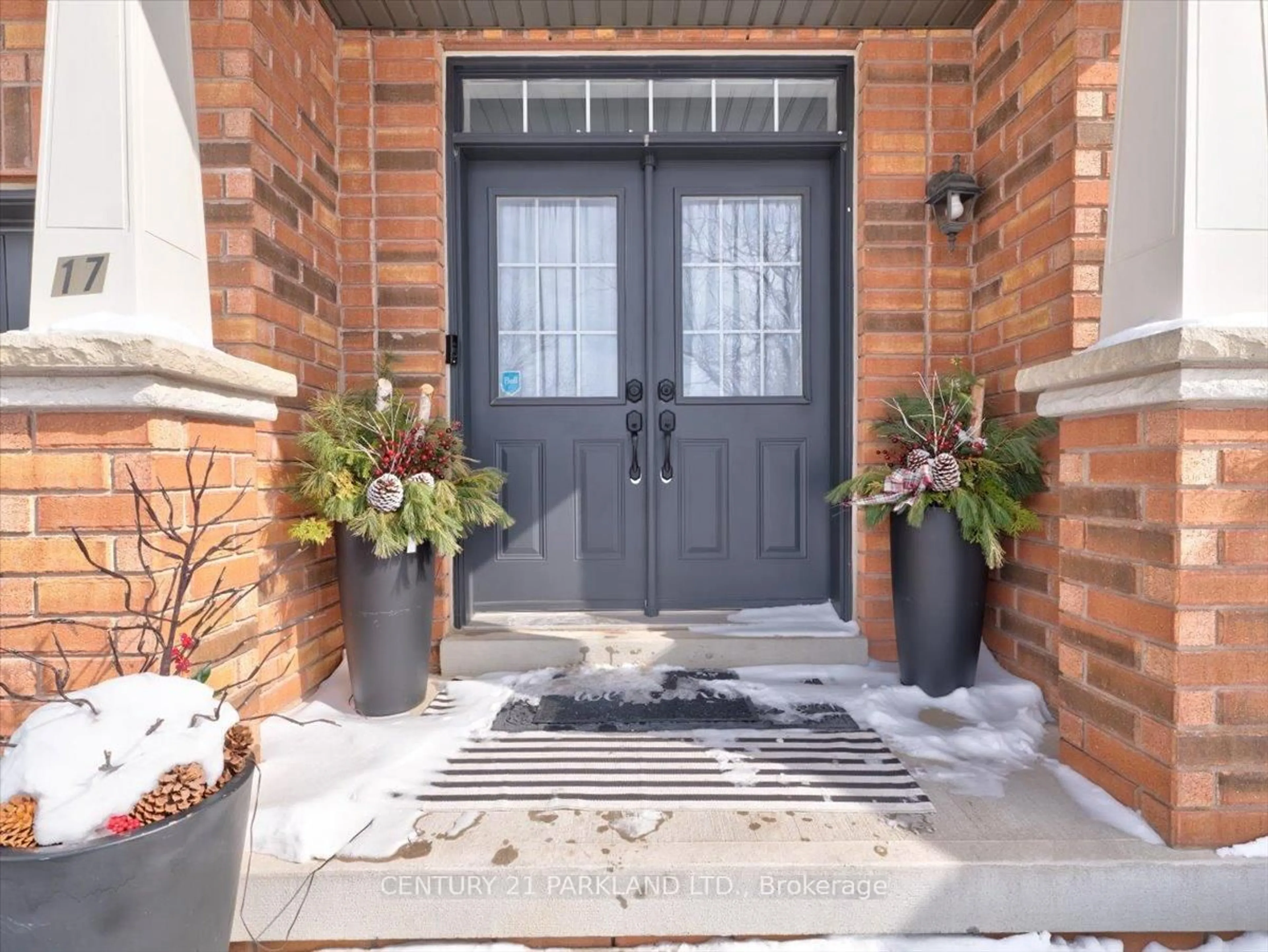 Indoor entryway for 17 Bowkett Dr, Richmond Hill Ontario L4E 0J8