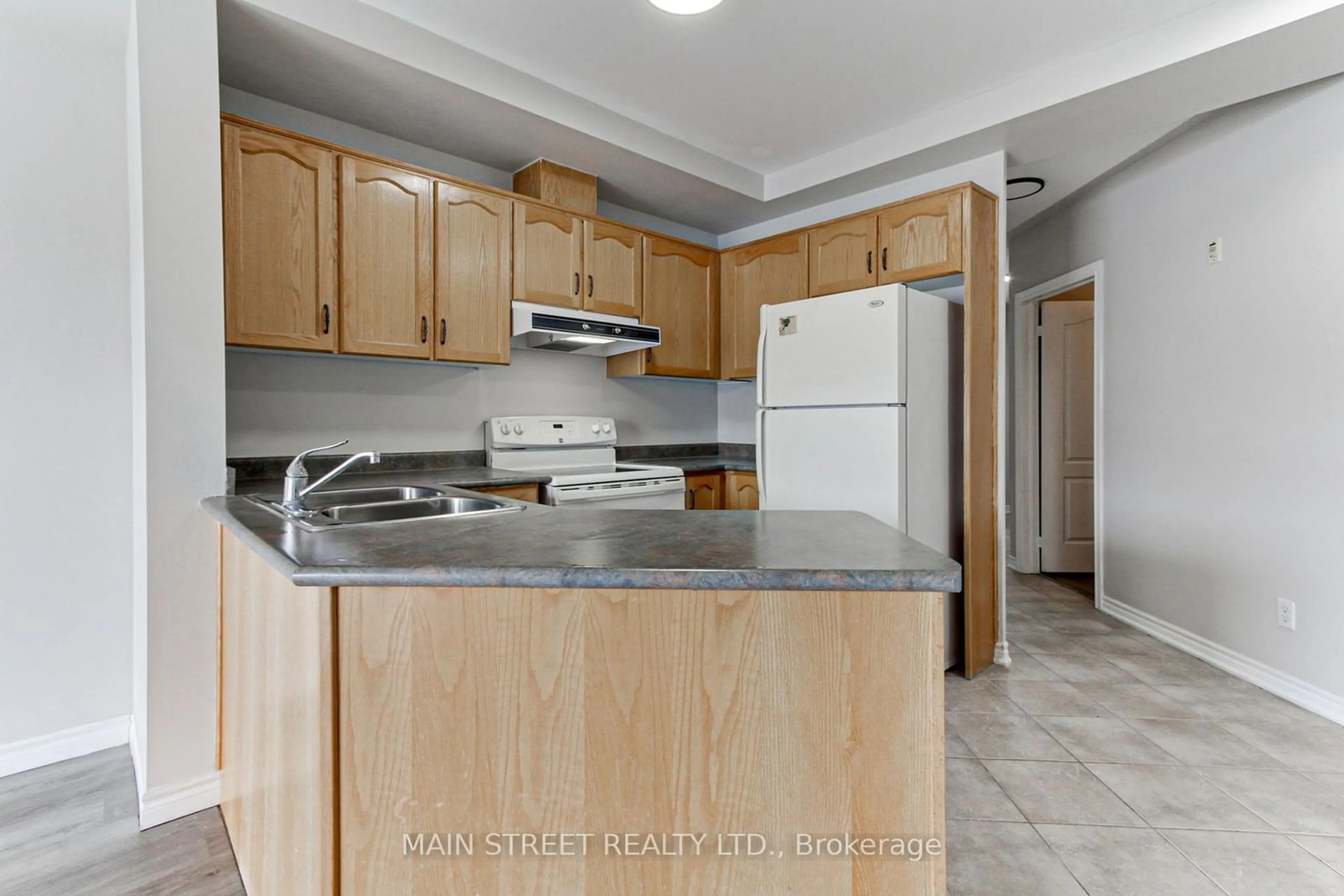 Standard kitchen, unknown for 112 SIMCOE Rd #405, Bradford West Gwillimbury Ontario L3Z 1Y2