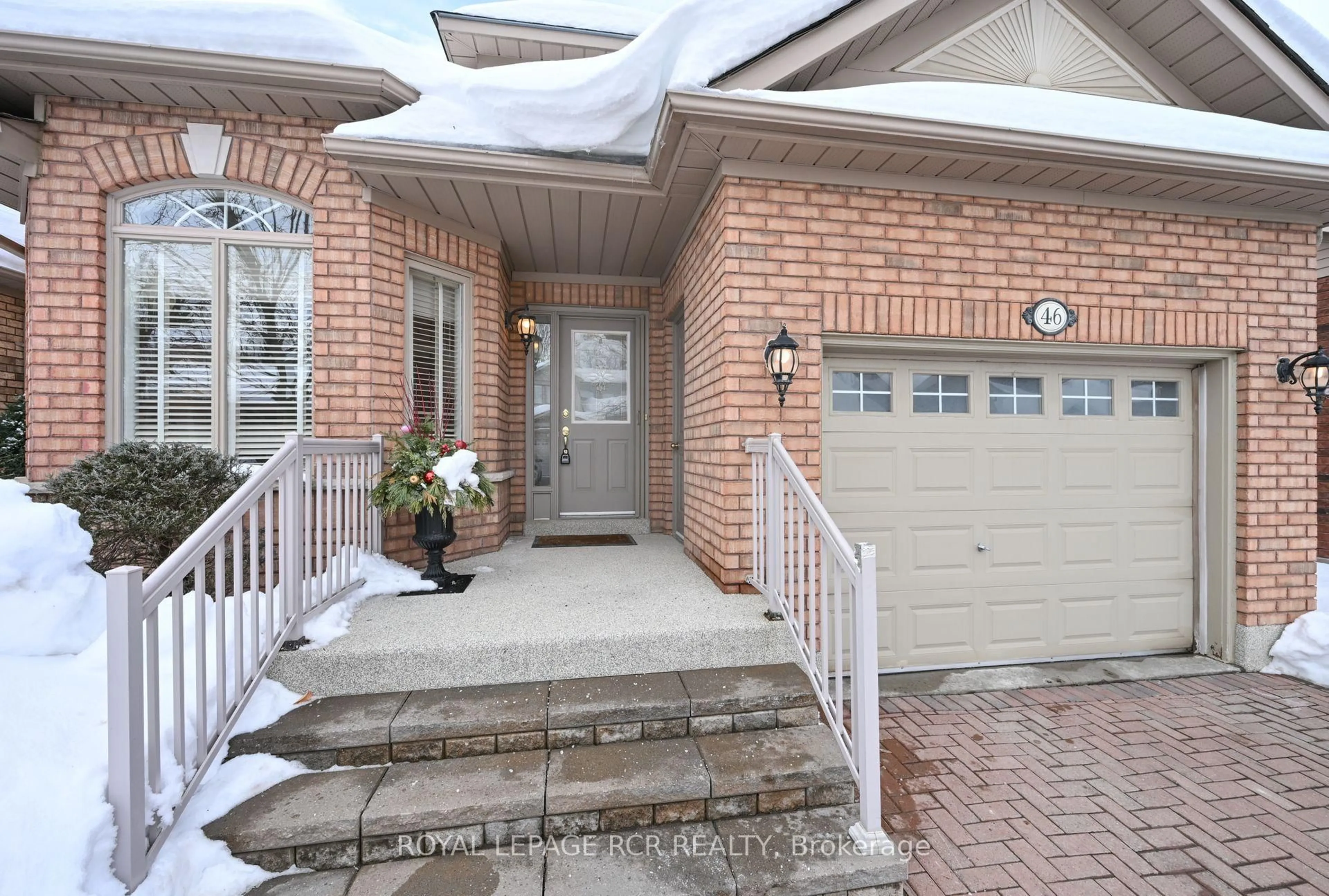 Home with brick exterior material, street for 46 Sunset Blvd, New Tecumseth Ontario L9R 1Z5