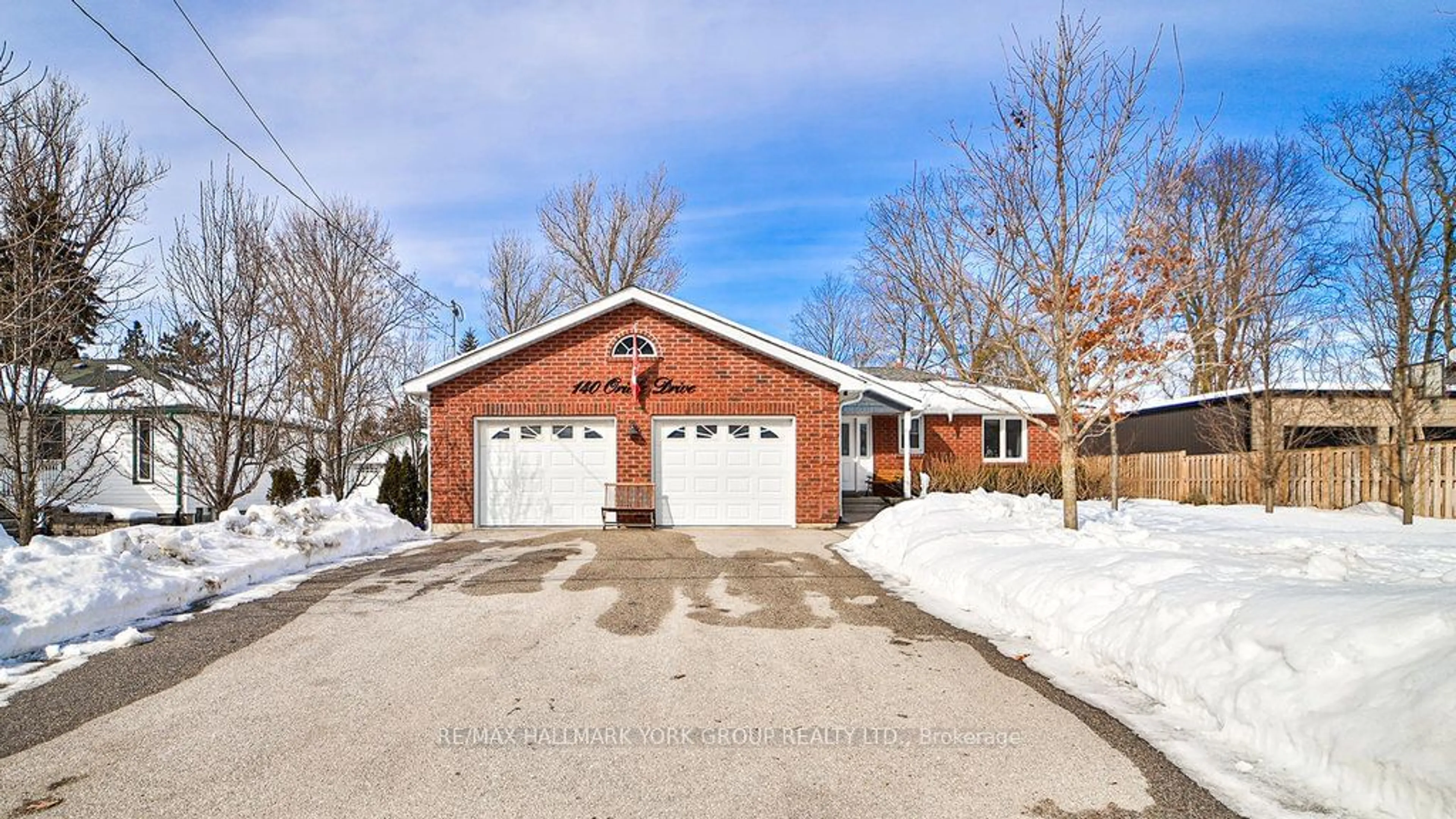 Home with brick exterior material, street for 140 Oriole Dr, East Gwillimbury Ontario L9N 1G9