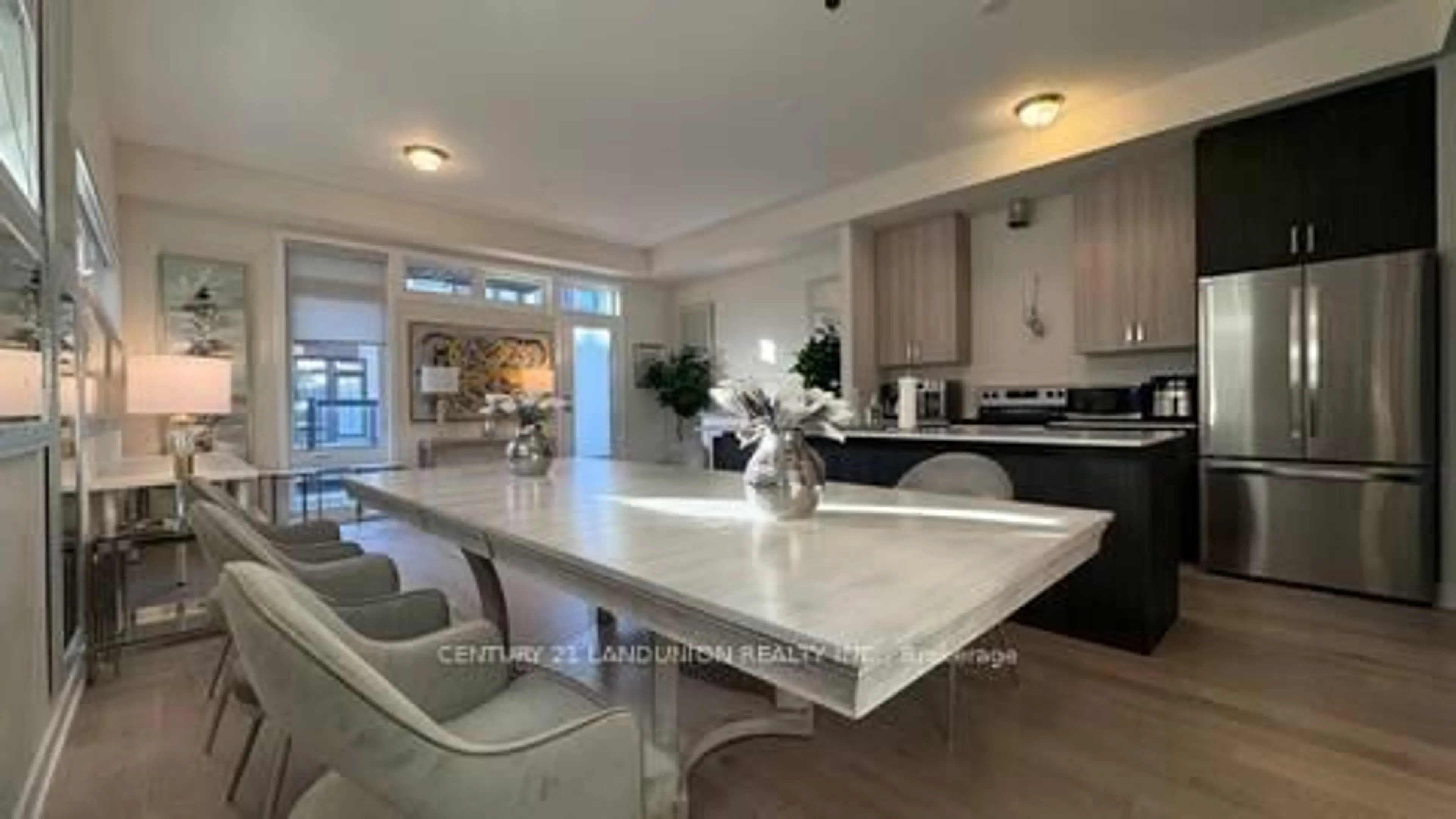 Open concept kitchen, ceramic/tile floor for 20 Credit Lane, Richmond Hill Ontario L4E 1G9