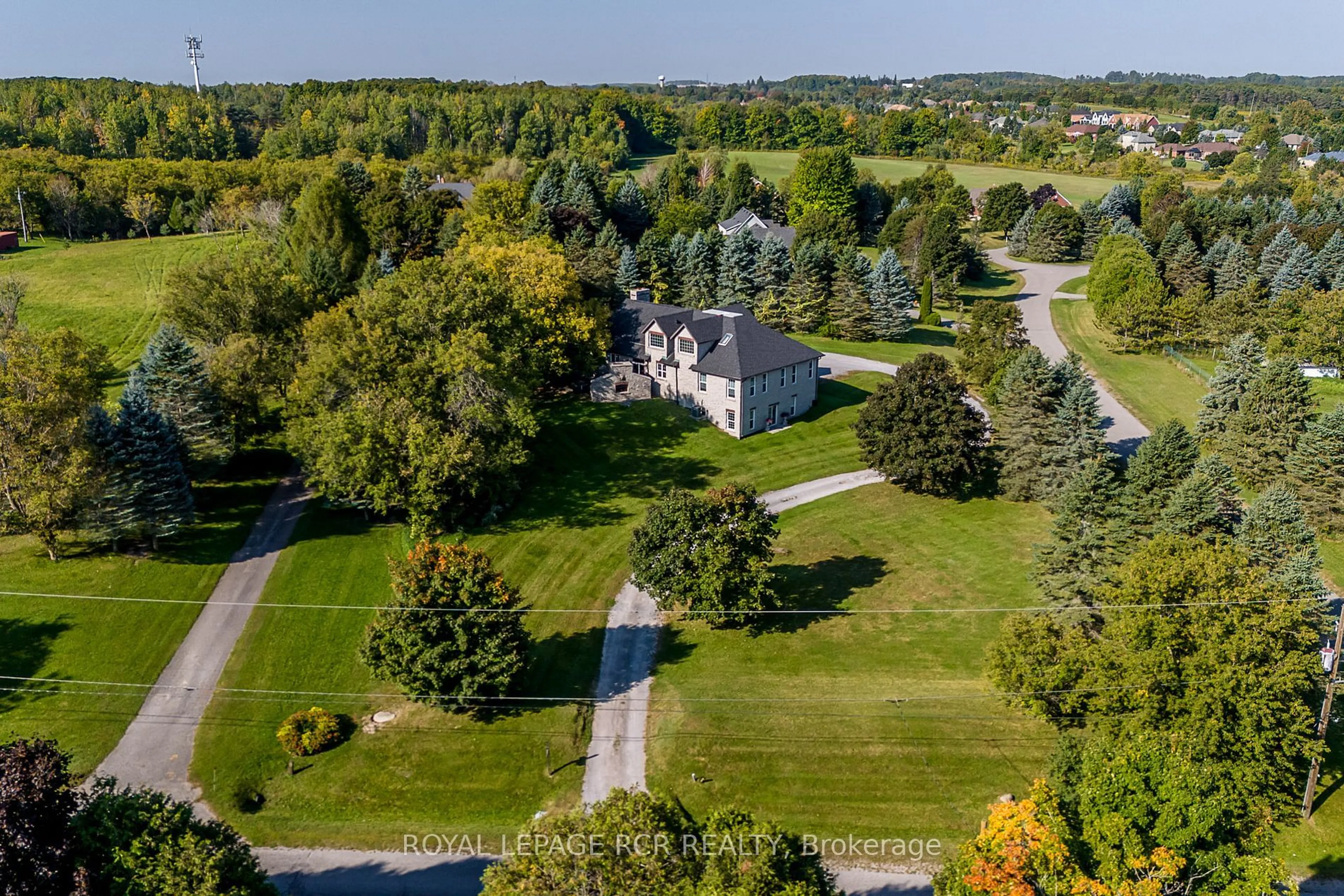 A pic from outside/outdoor area/front of a property/back of a property/a pic from drone, street for 3810 Front St, Uxbridge Ontario L0C 1A0