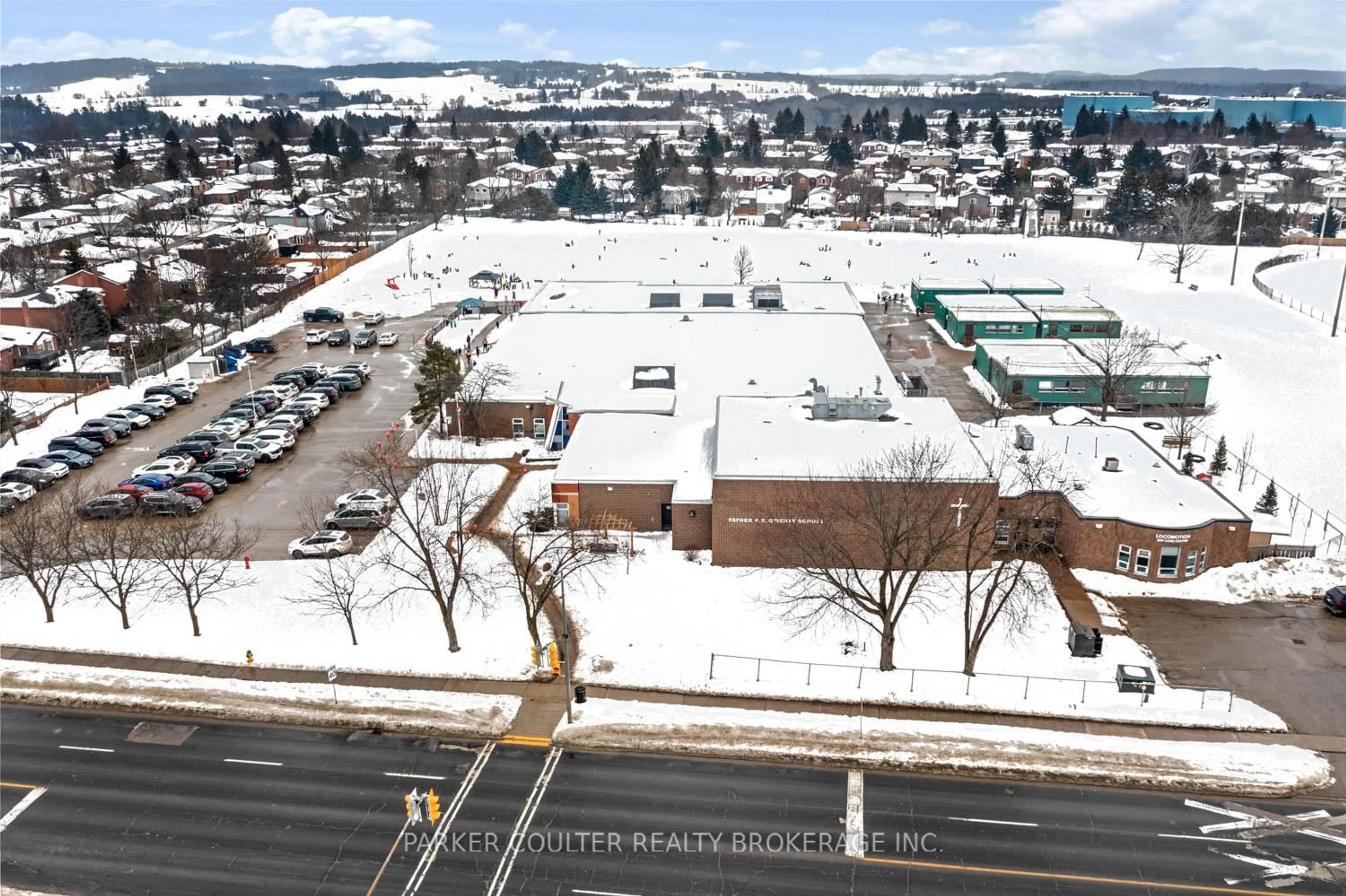 A pic from outside/outdoor area/front of a property/back of a property/a pic from drone, unknown for 7 O' Leary Crt, New Tecumseth Ontario L0G 1W0