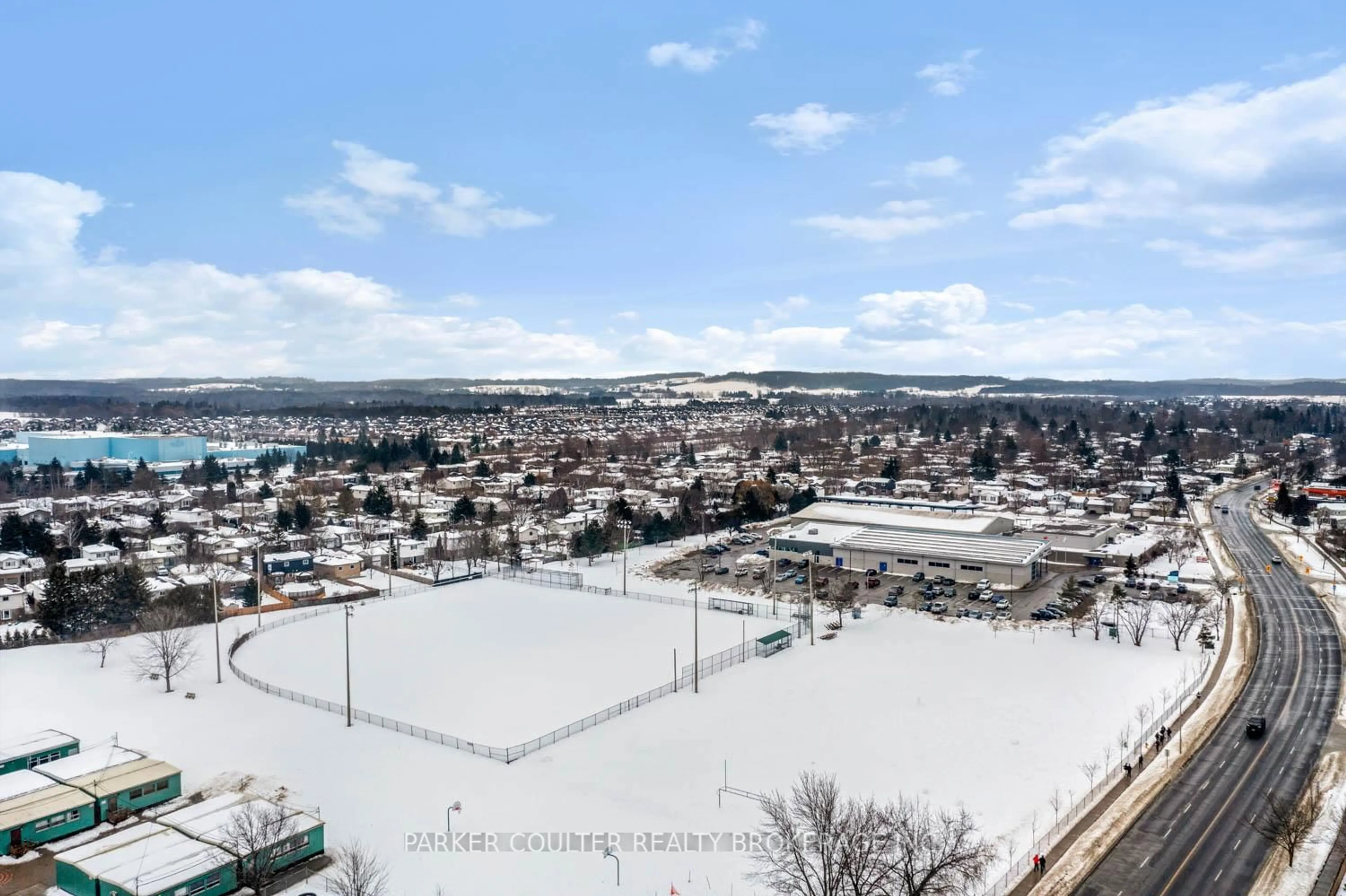 A pic from outside/outdoor area/front of a property/back of a property/a pic from drone, water/lake/river/ocean view for 7 O' Leary Crt, New Tecumseth Ontario L0G 1W0