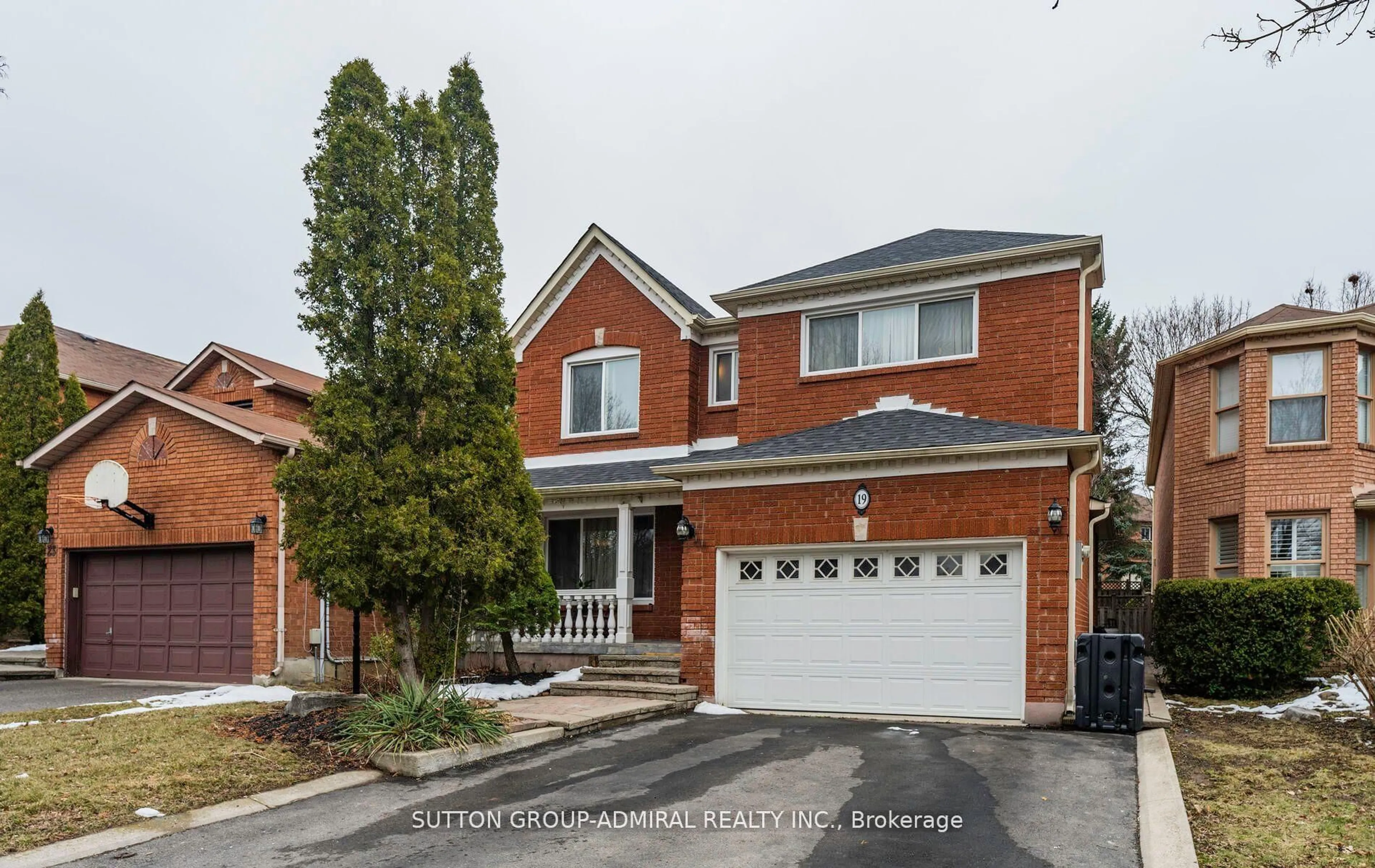 Home with brick exterior material, street for 19 Maxwell Crt, Vaughan Ontario L4J 8G9