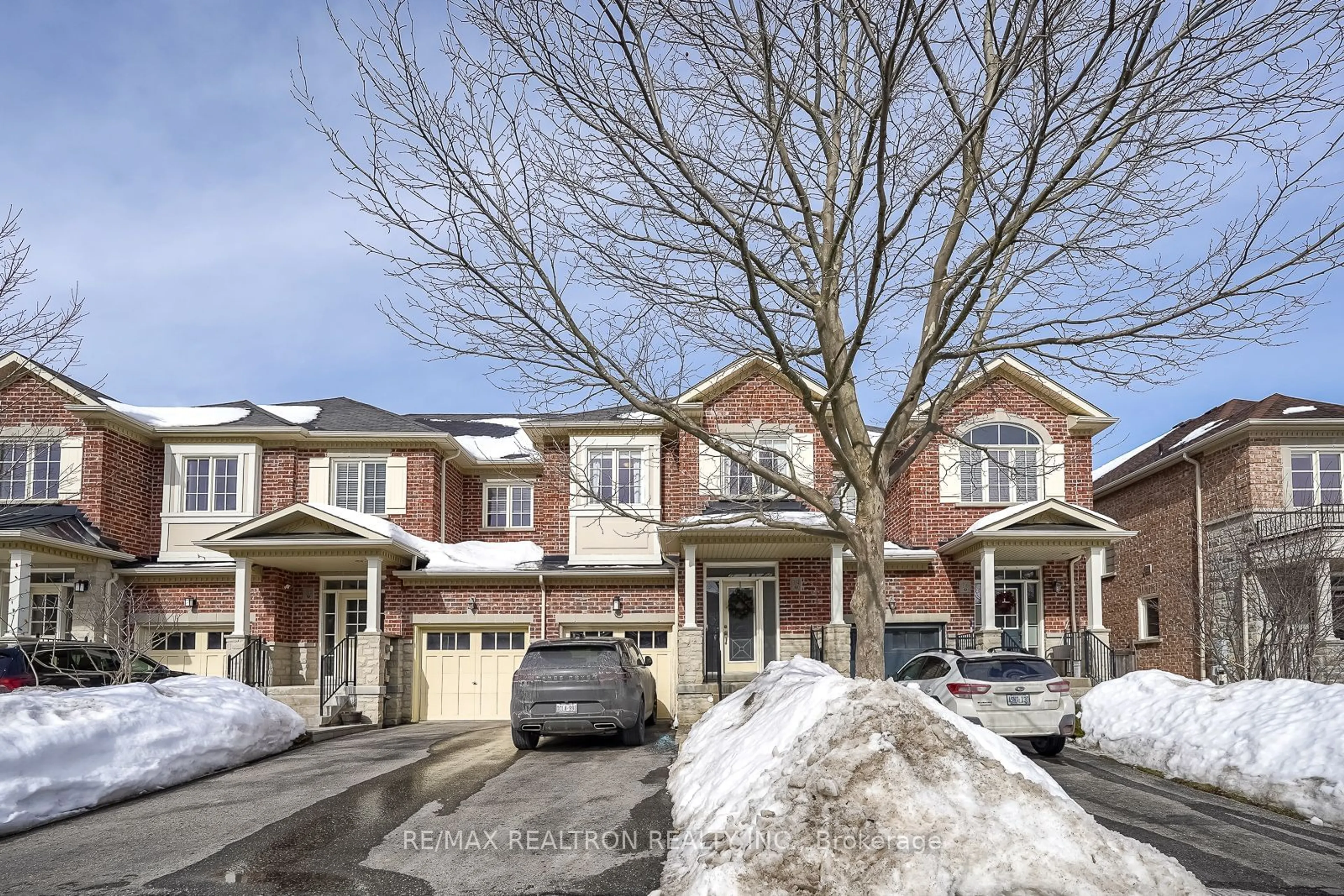 Unknown for 354 William Dunn Cres, Newmarket Ontario L3X 3L3