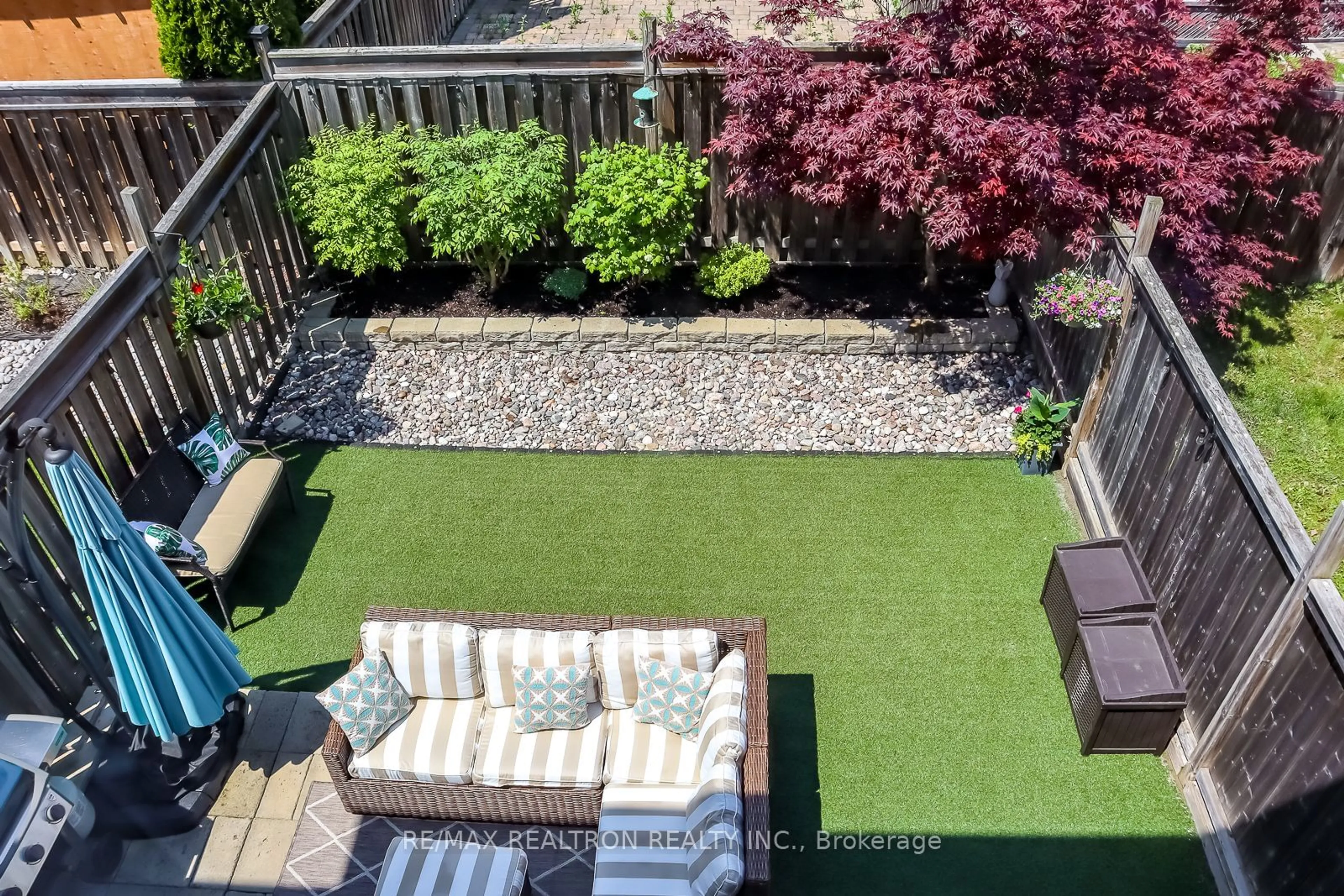 A pic from outside/outdoor area/front of a property/back of a property/a pic from drone, street for 354 William Dunn Cres, Newmarket Ontario L3X 3L3