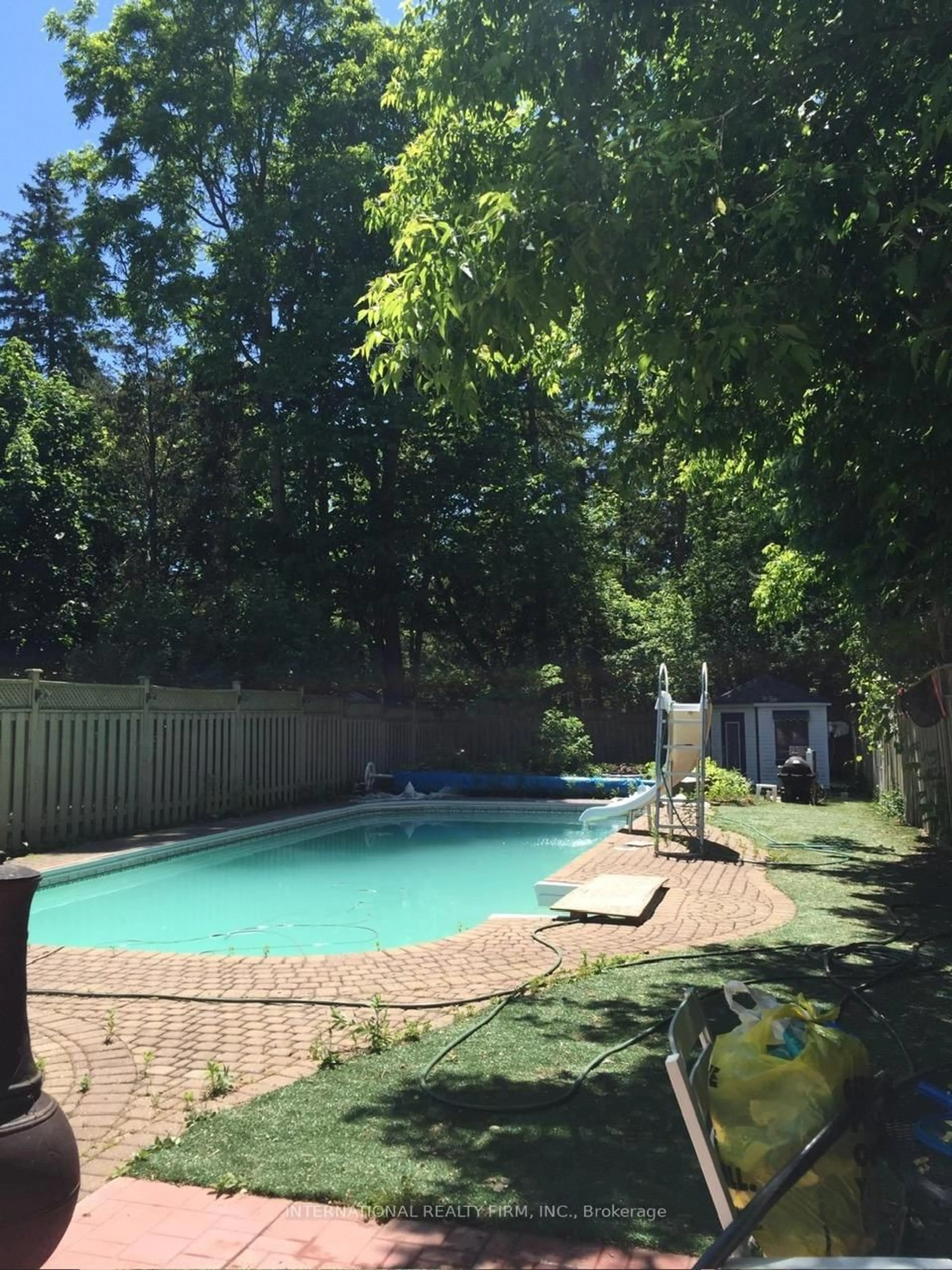 Pool for 276 Sheridan Crt, Newmarket Ontario L3Y 8P9