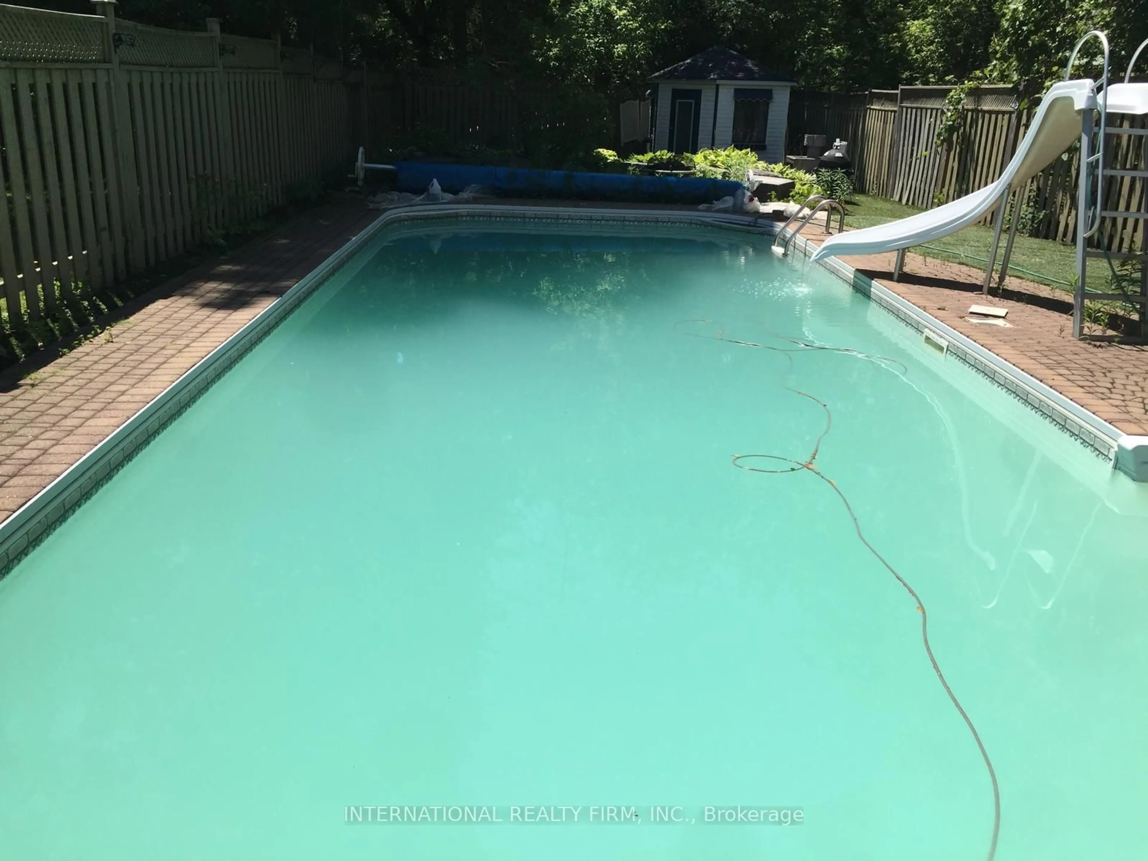 Pool for 276 Sheridan Crt, Newmarket Ontario L3Y 8P9