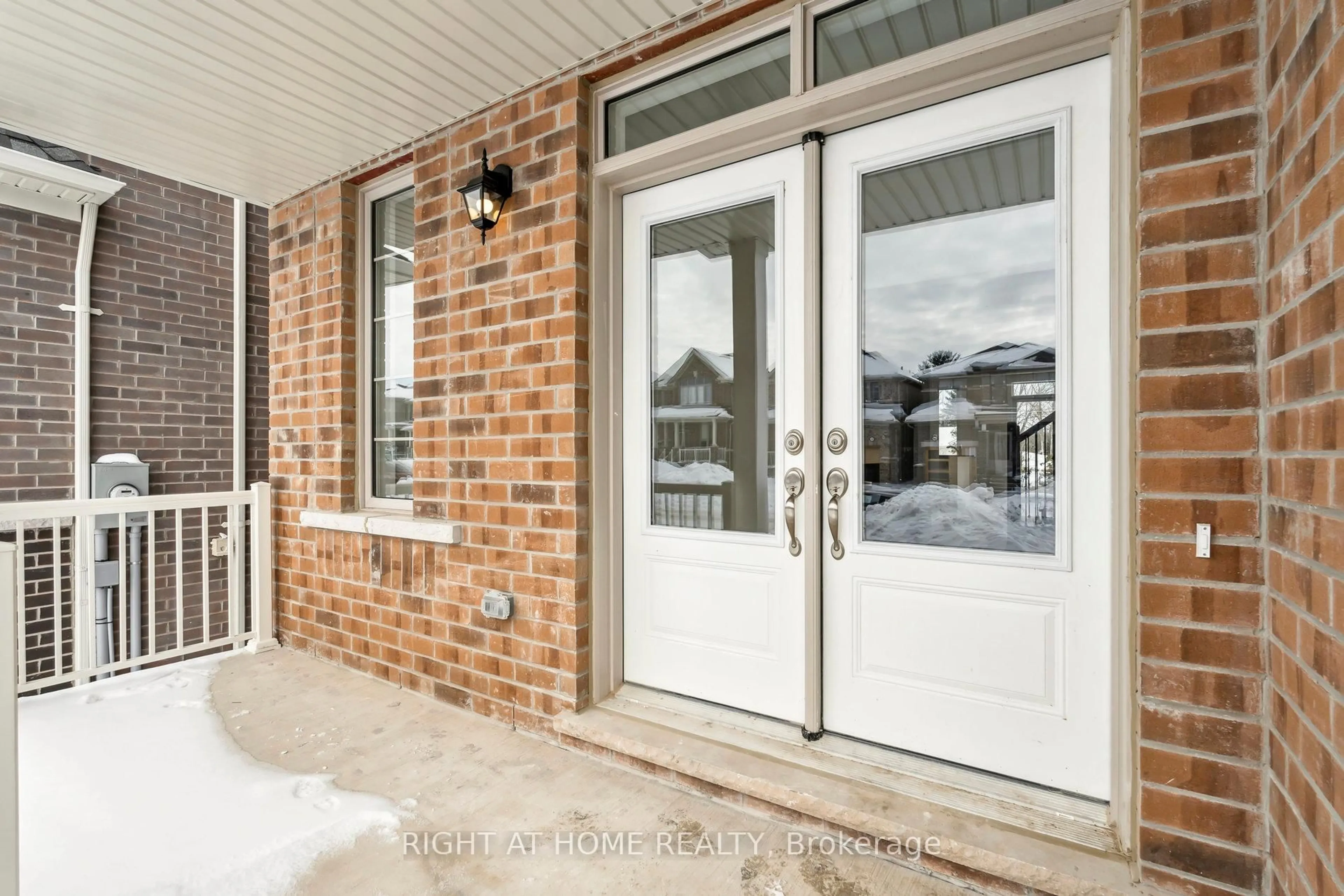 Indoor entryway for 1286 Davis Loop, Innisfil Ontario L0L 1W0