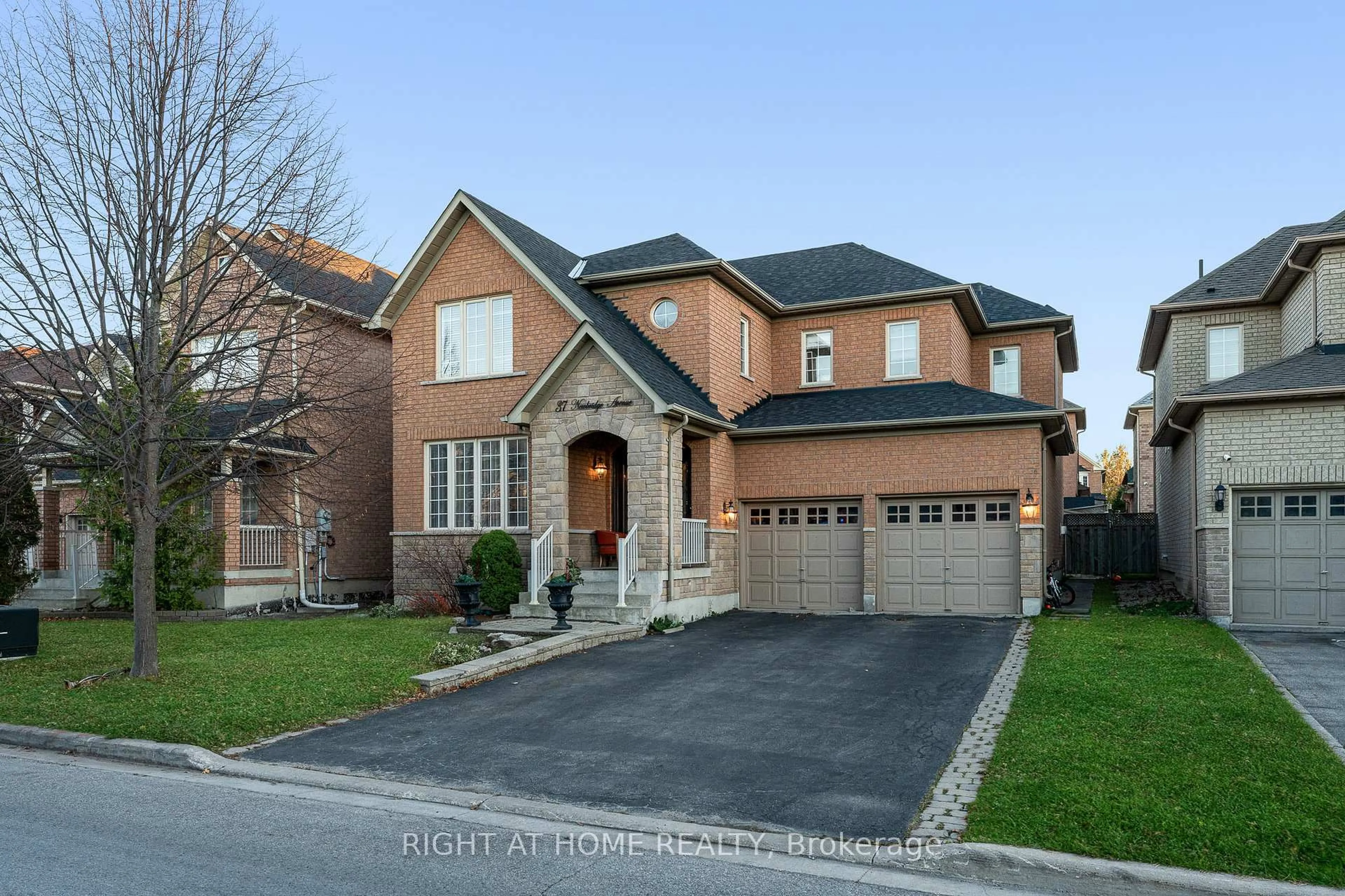 Home with brick exterior material, street for 37 Newbridge Ave, Richmond Hill Ontario L4E 3Z9