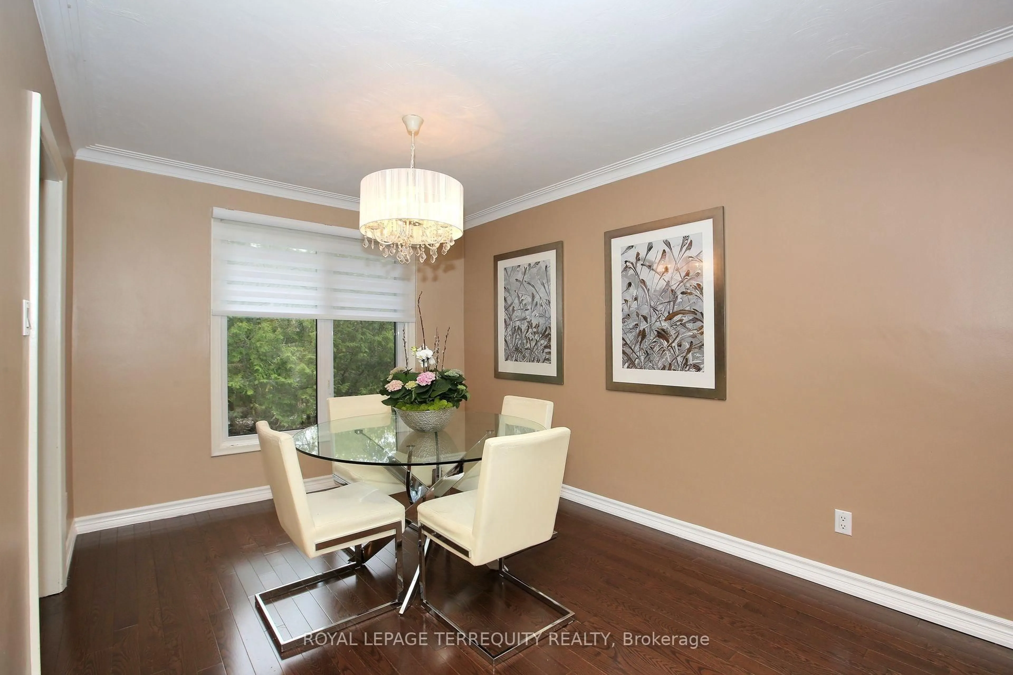 Dining room, wood/laminate floor for 20 Paradise Ave, Markham Ontario L3P 3B9