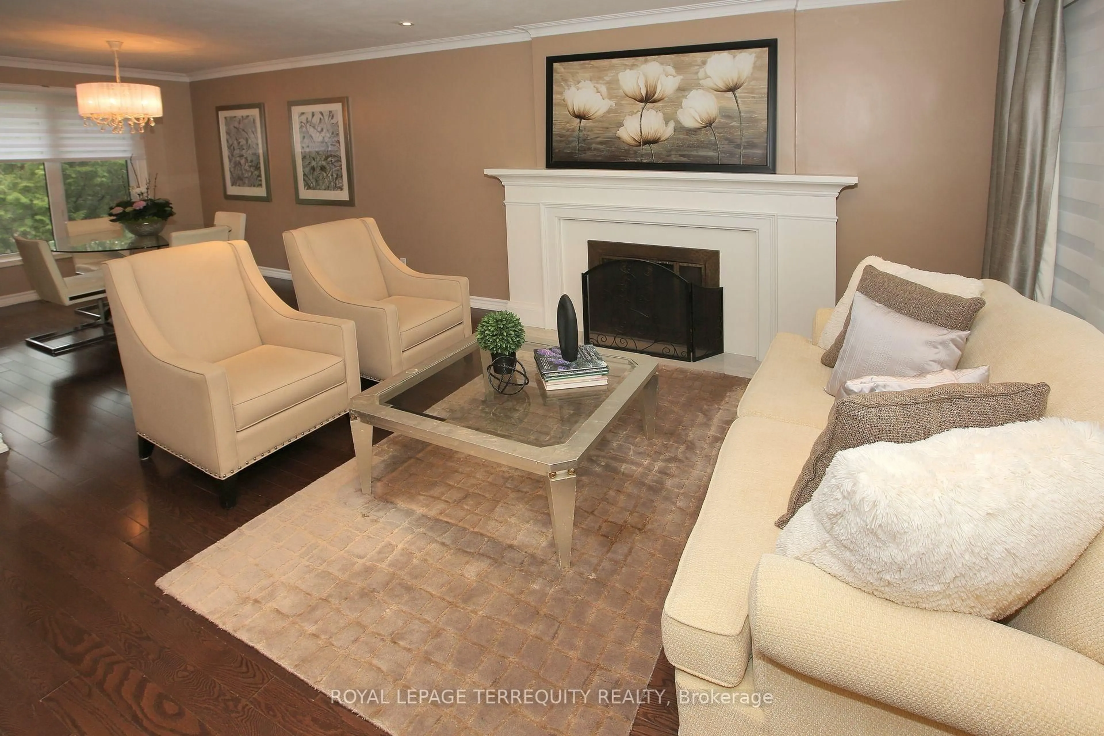 Living room with furniture, unknown for 20 Paradise Ave, Markham Ontario L3P 3B9