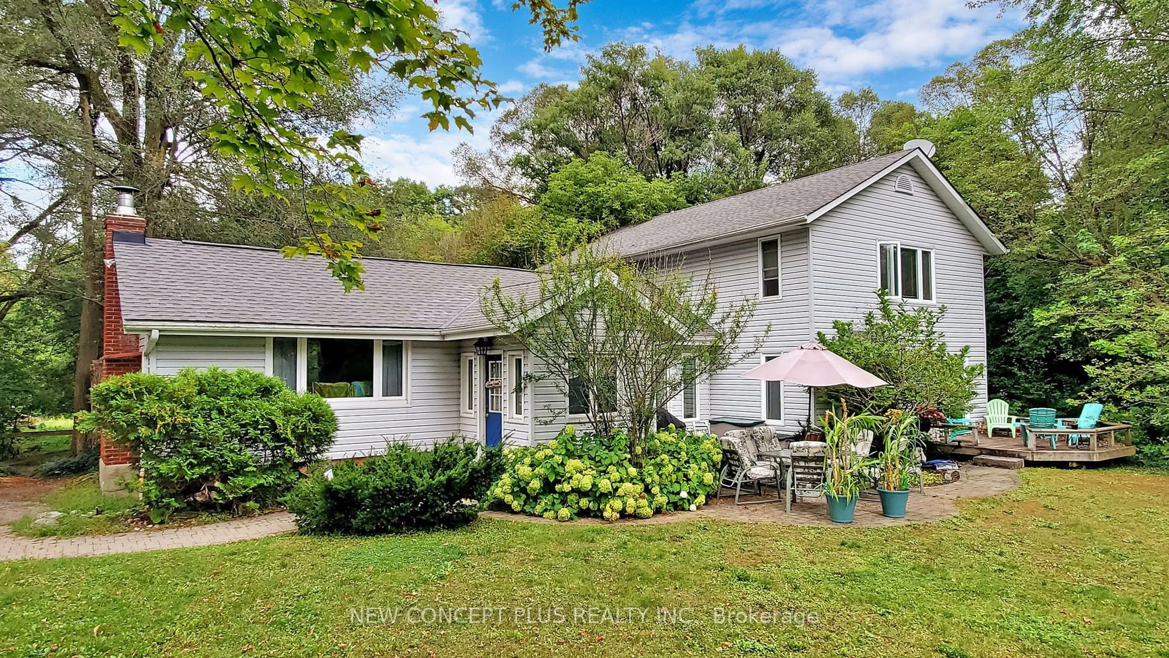 A pic from outside/outdoor area/front of a property/back of a property/a pic from drone, street for 4352 Vivian Rd, Whitchurch-Stouffville Ontario L4A 2A6