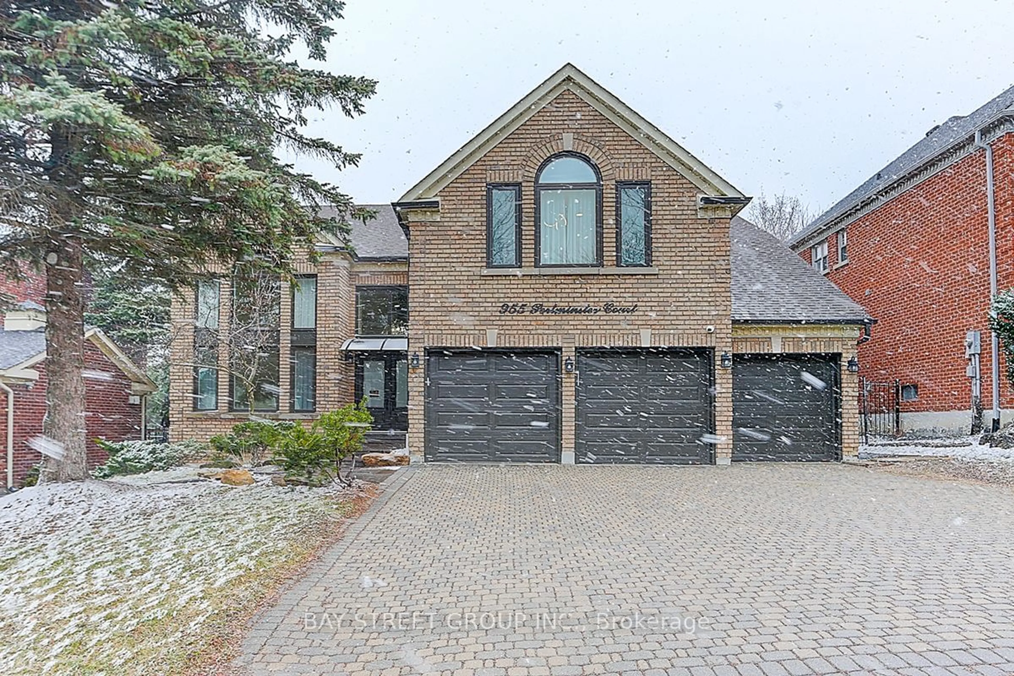 Home with brick exterior material, street for 955 Portminster Crt, Newmarket Ontario L3X 1L8