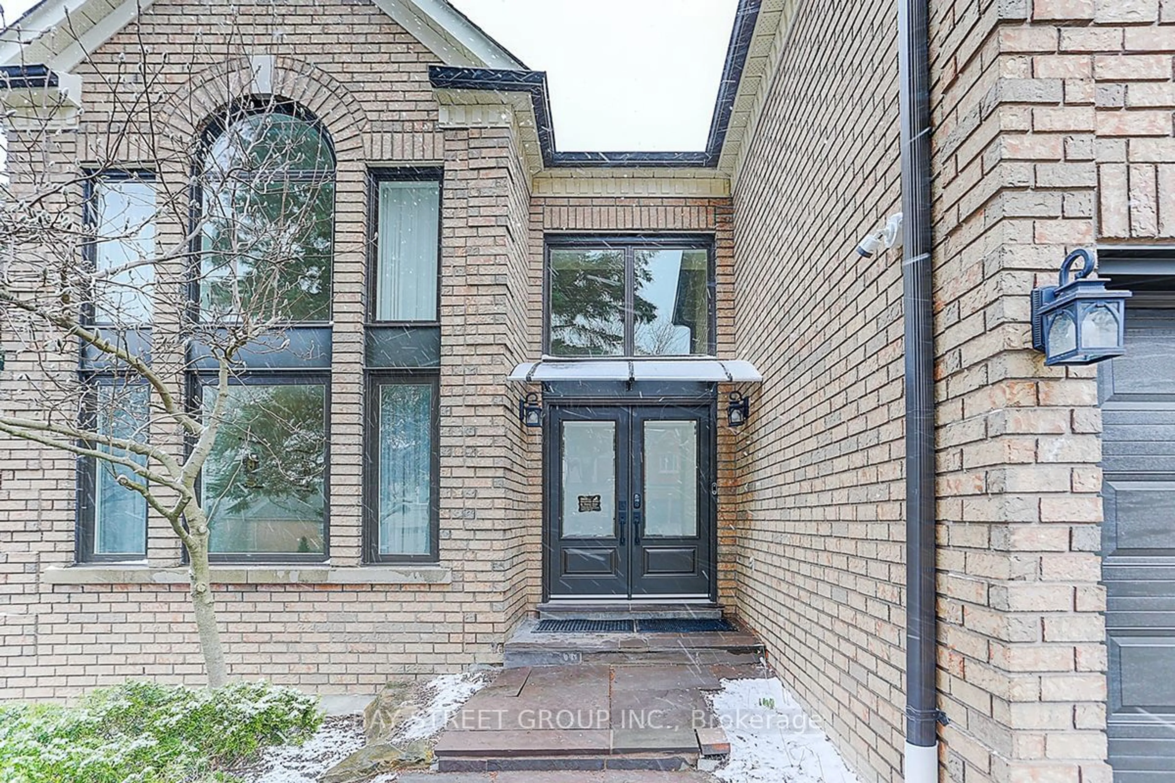 Home with brick exterior material, street for 955 Portminster Crt, Newmarket Ontario L3X 1L8