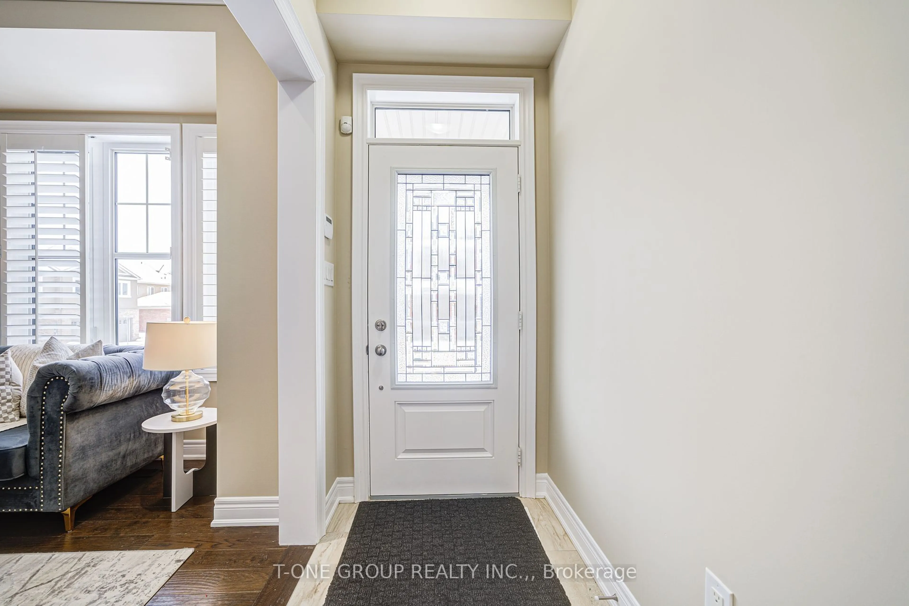 Indoor entryway for 9 Couloir Dr, Markham Ontario L6B 0Y9