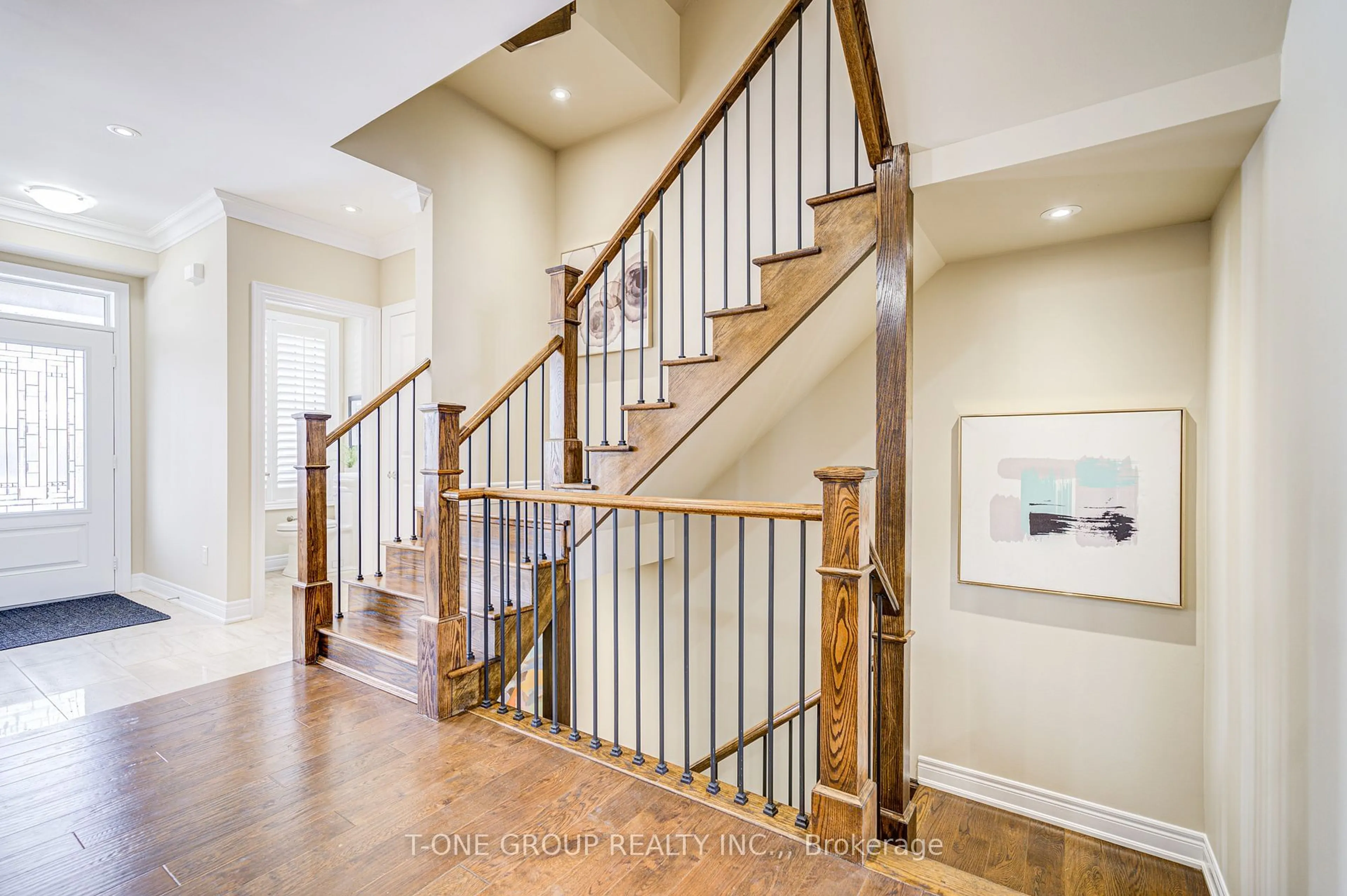 Stairs for 9 Couloir Dr, Markham Ontario L6B 0Y9