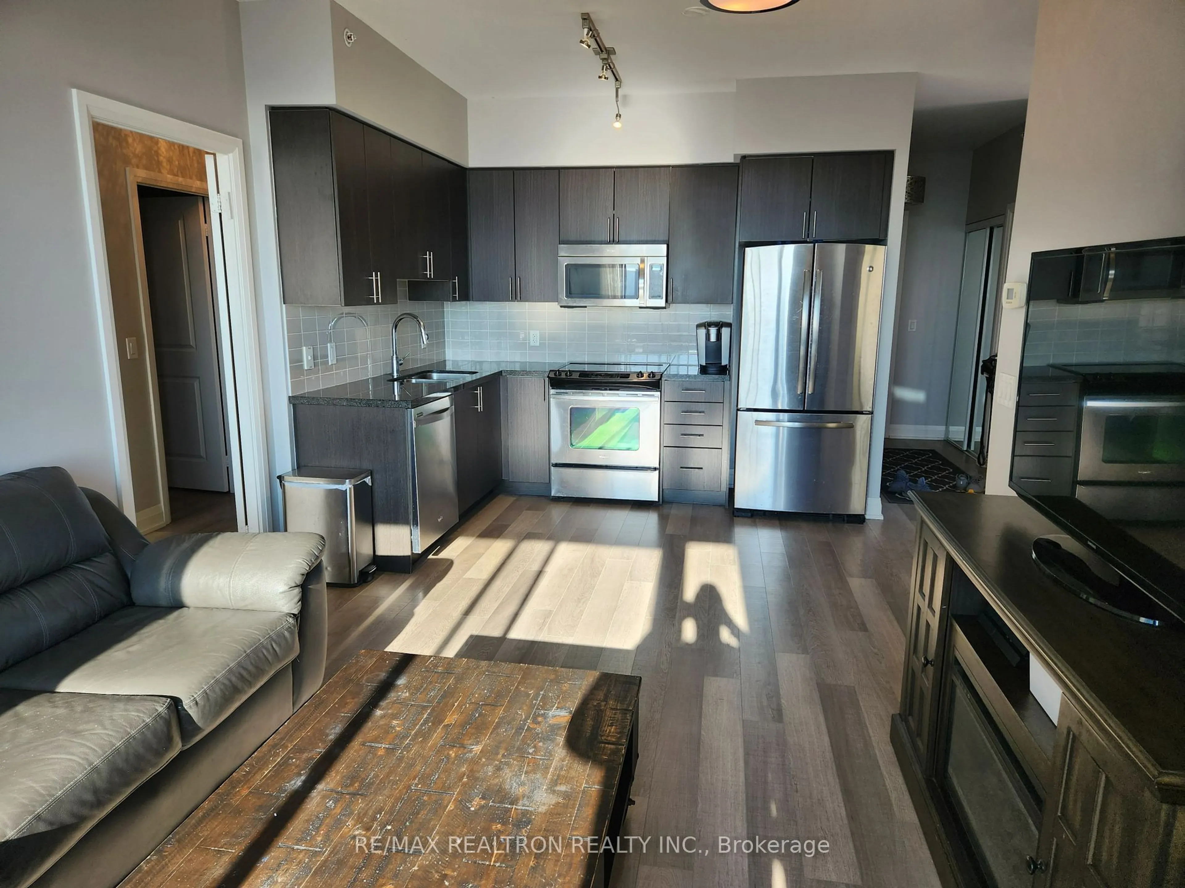 Open concept kitchen, unknown for 85 North Park Rd #LPH03, Vaughan Ontario L4J 0H9